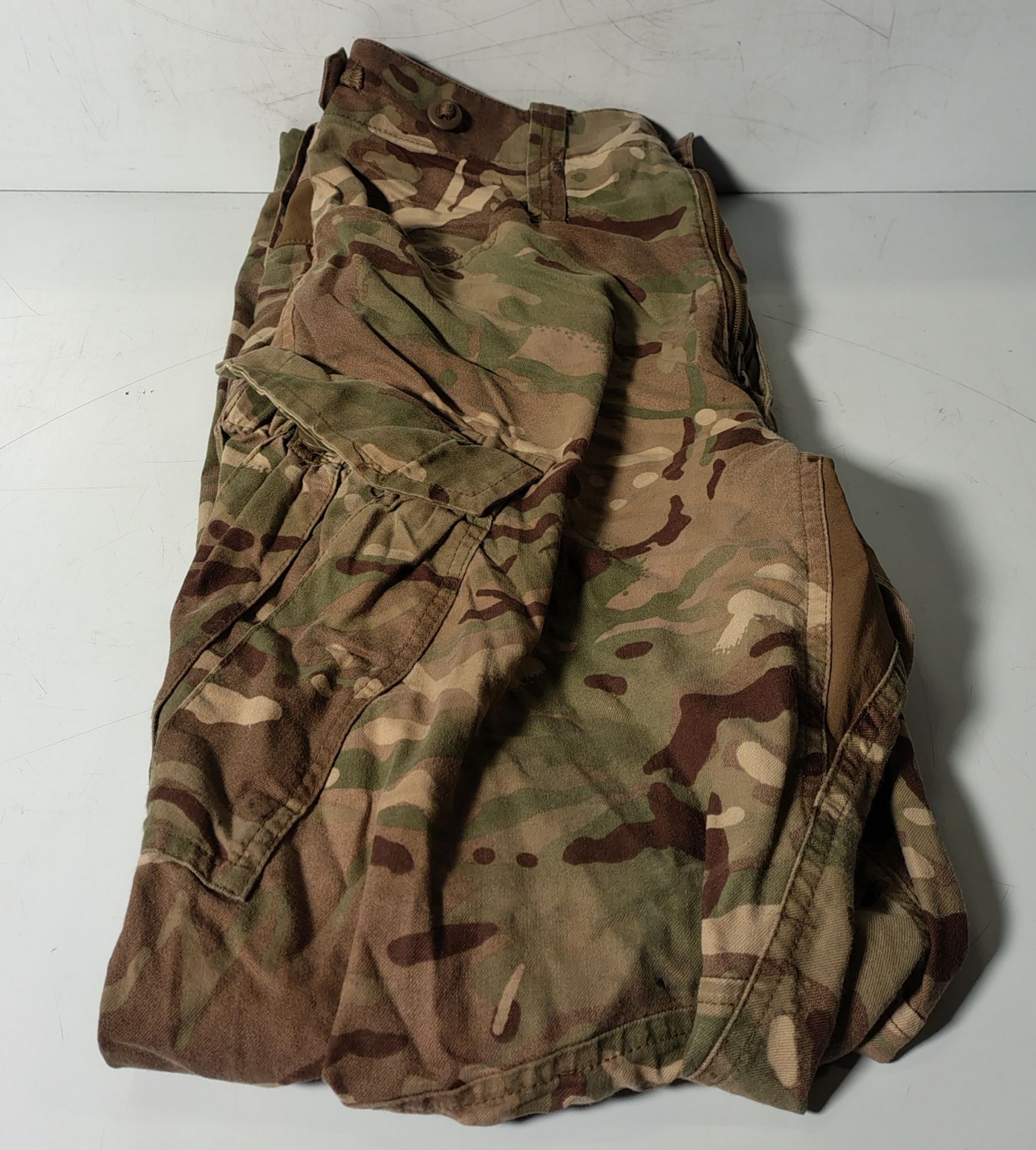 Various types of ex-military camo clothing - may include accessories - 188kg – may require repair - Image 8 of 11