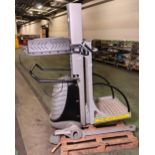 Advanced Handling Voyager ST-VOY-OP-1800-E people lifter / order picker - platform capacity: 150kg -