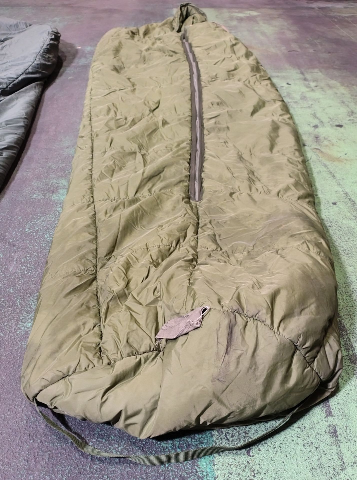 30x Medium weight sleeping bags - various types - may include arctic - Image 4 of 10