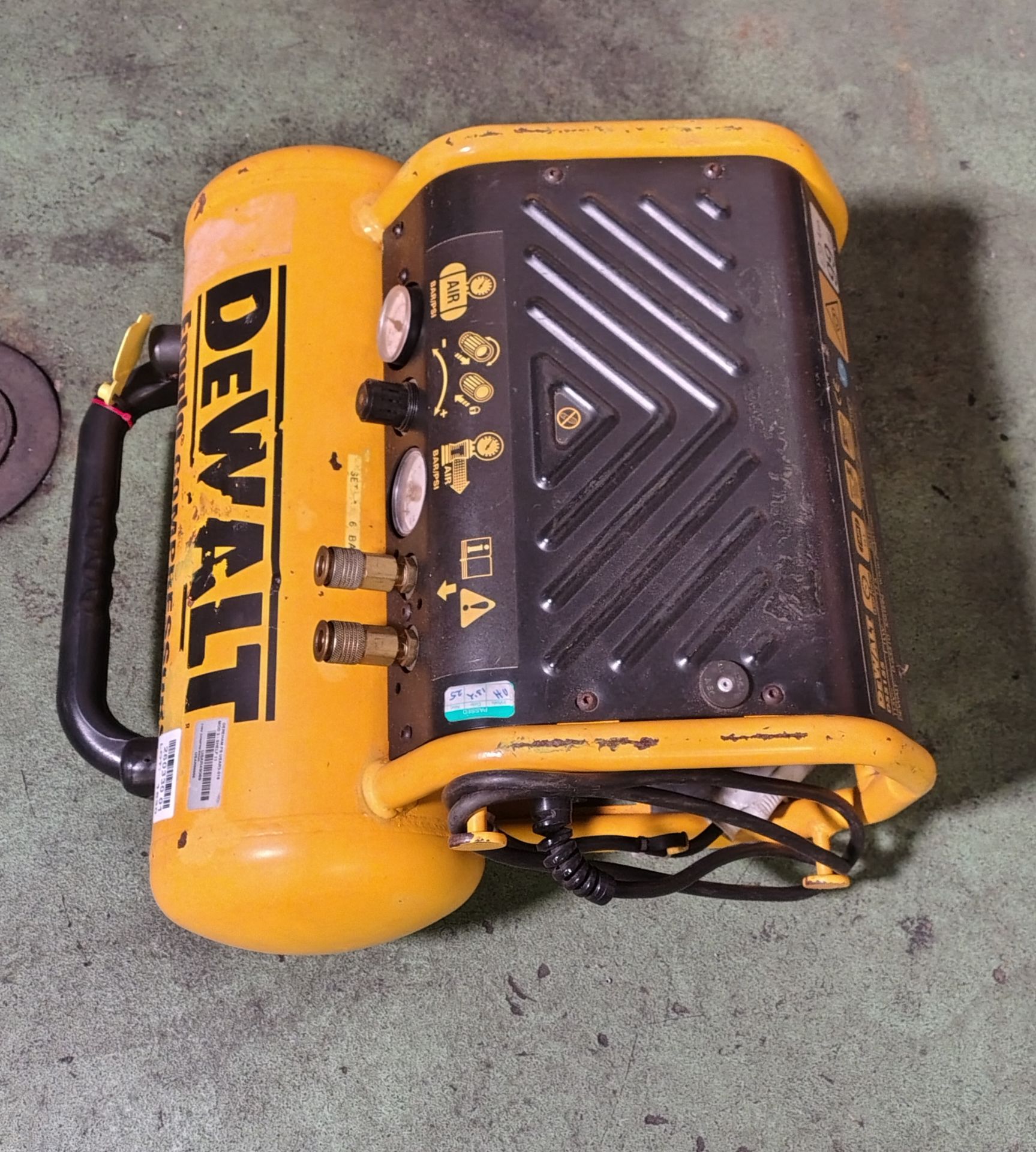 Dewalt D55155 Emglo air compressor - W 540 x D 560 x H 330mm - Image 4 of 5