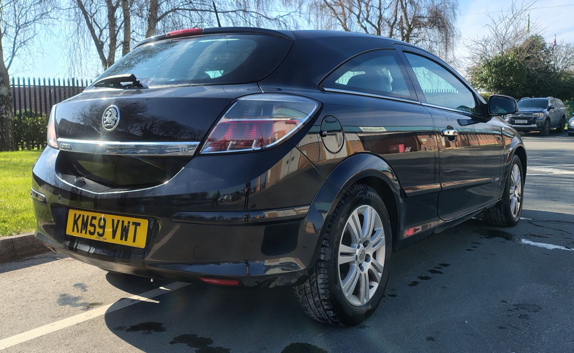 2009 Vauxhall Astra - 56171 miles - 1796cc petrol - automatic - 3 door hatchback - black - Image 4 of 37