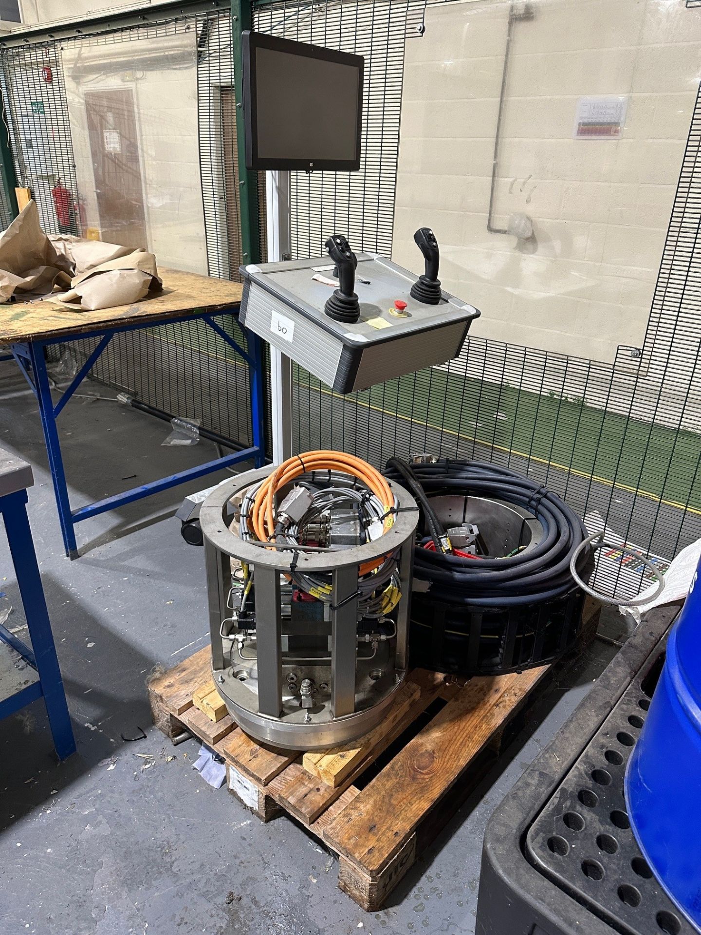 Moduman 100 Moog ModuMan 100 Industrial motion control system for nuclear ...