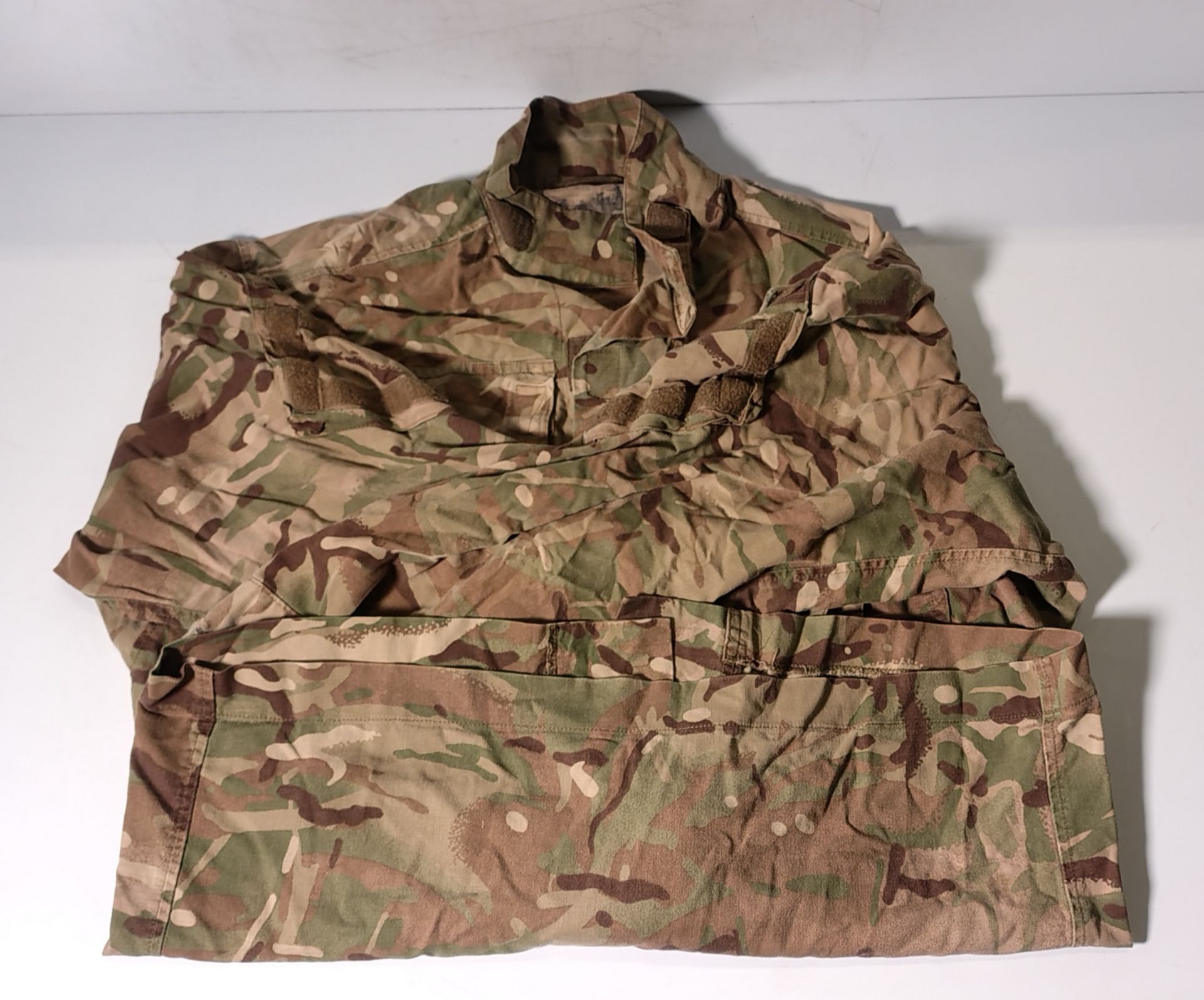 Various types of ex-military camo clothing - may include accessories - 196kg – may require repair - Image 3 of 7