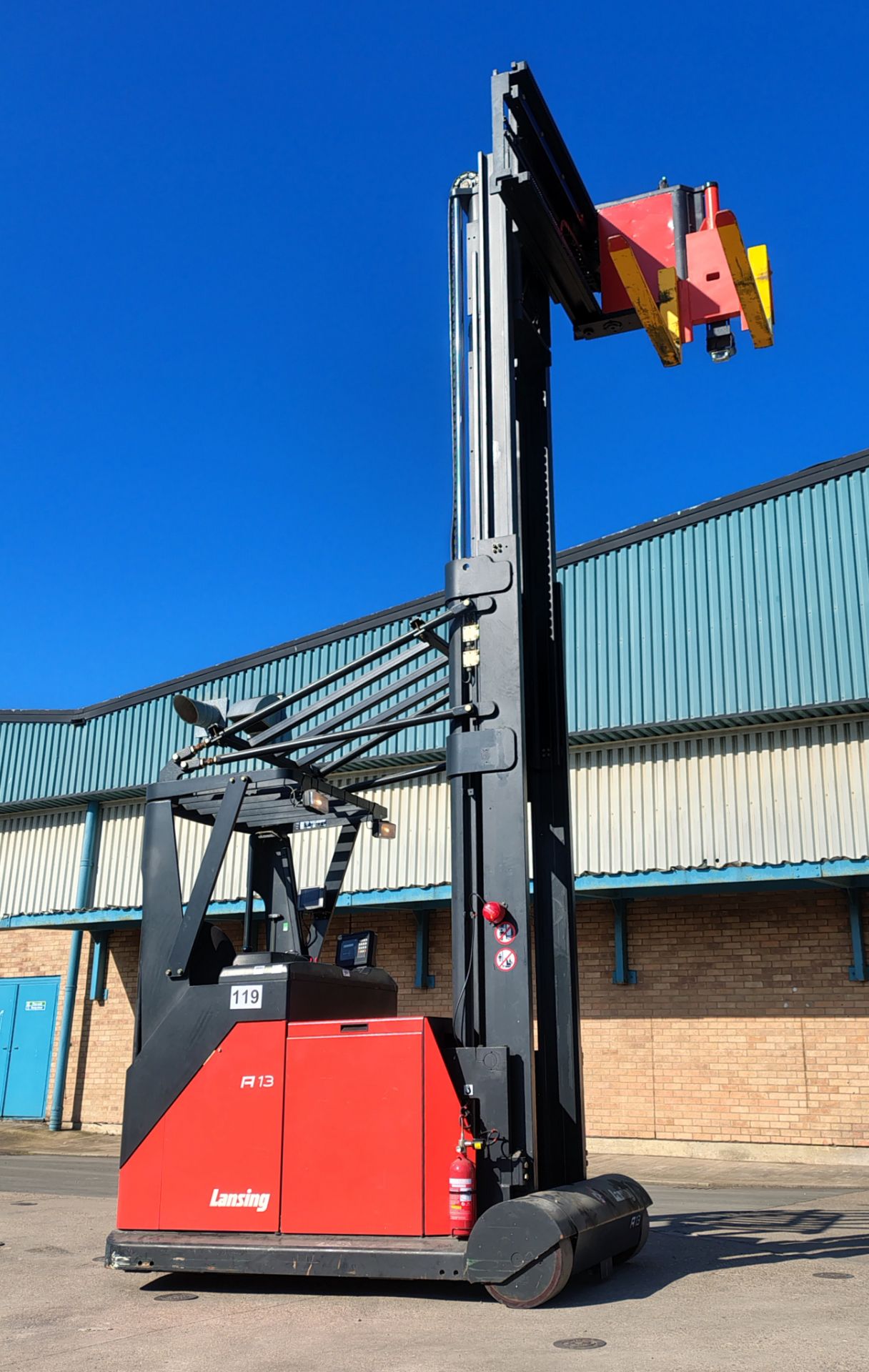 Lansing Linde Ltd A13 electric side loader forklift - full details in the description - Image 4 of 37