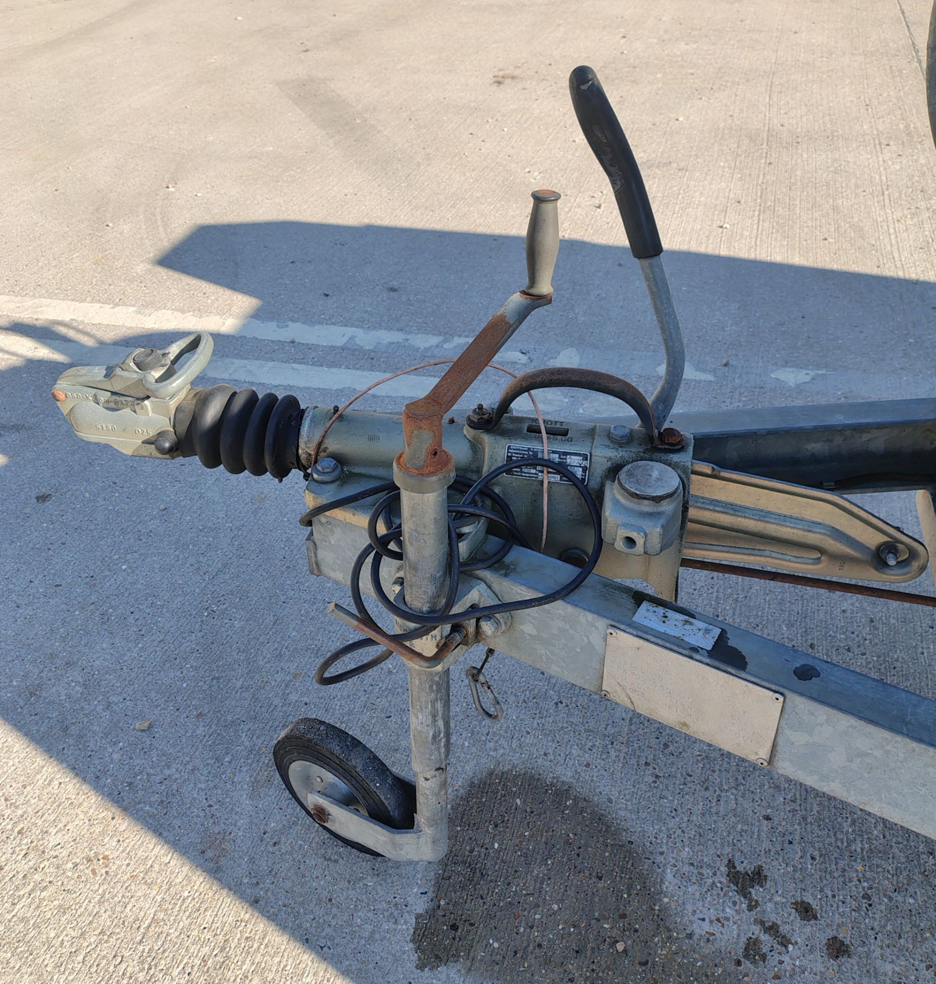 2005 Edge V2200 MD Grimebuster pressure washer on Knott trailer (2006) - details in desc. - Image 3 of 17