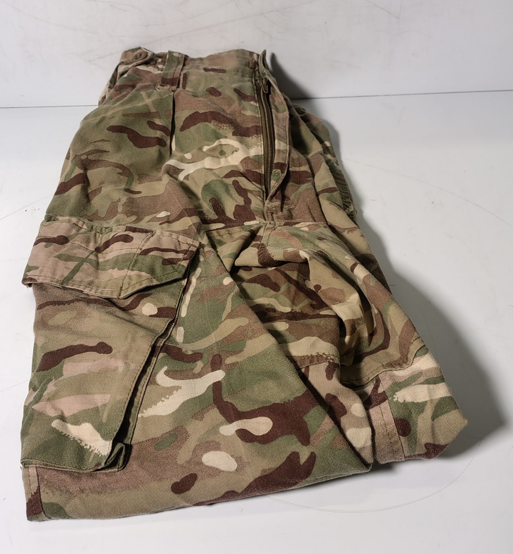 Various types of ex-military camo clothing - may include accessories - 181kg – may require repair - Image 8 of 11