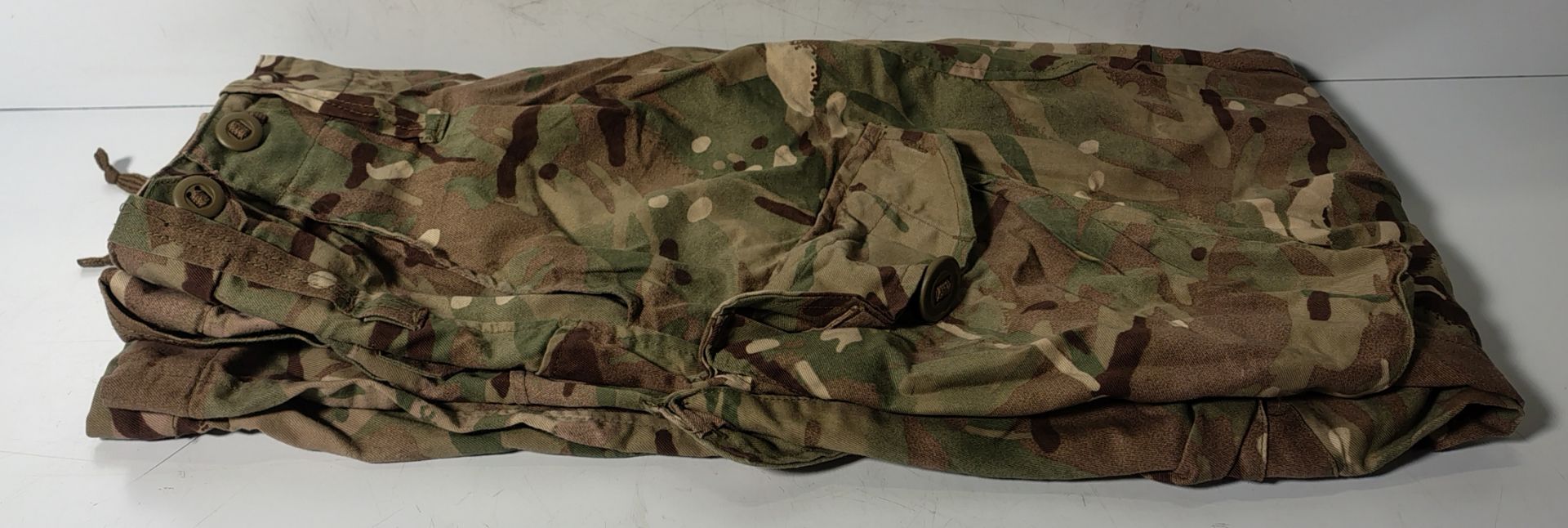 Various types of ex-military camo clothing - may include accessories - 194kg – may require repair - Image 10 of 11