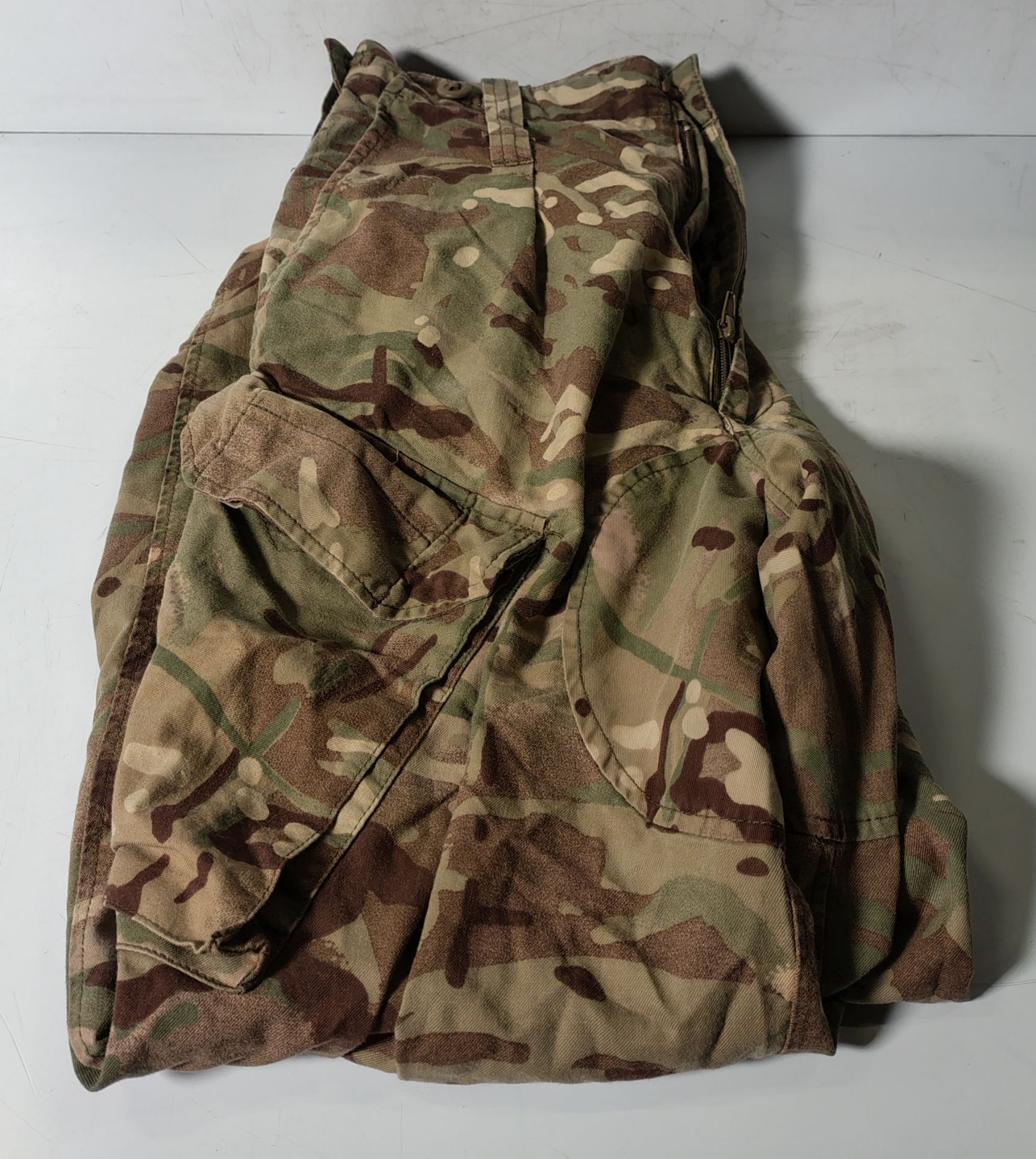 Various types of ex-military camo clothing - may include accessories - 222kg – may require repair - Image 5 of 12