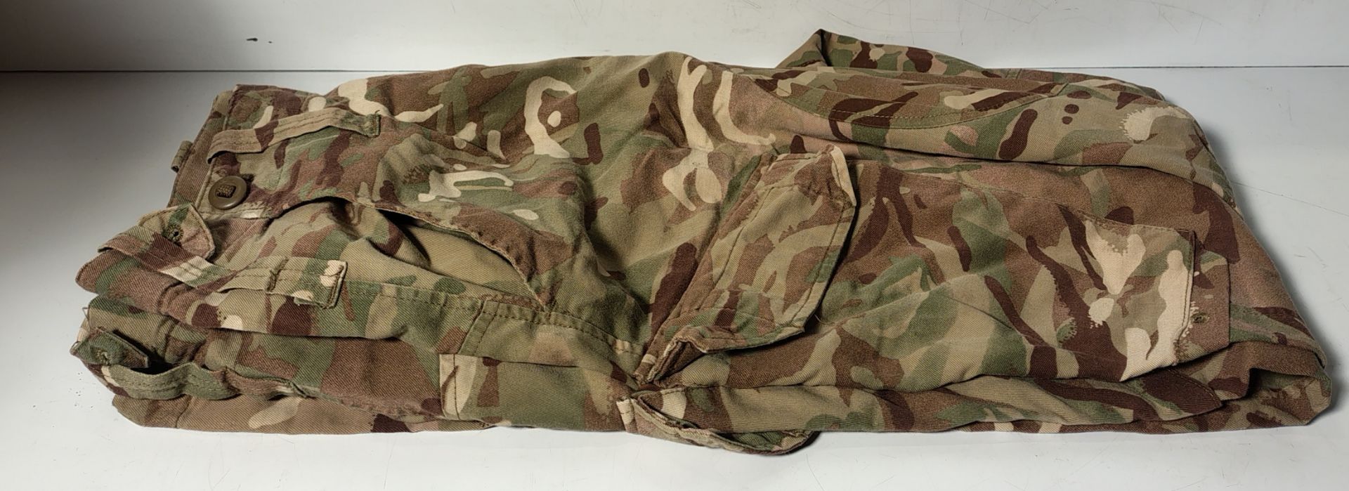 Various types of ex-military camo clothing - may include accessories - 188kg – may require repair - Image 3 of 11