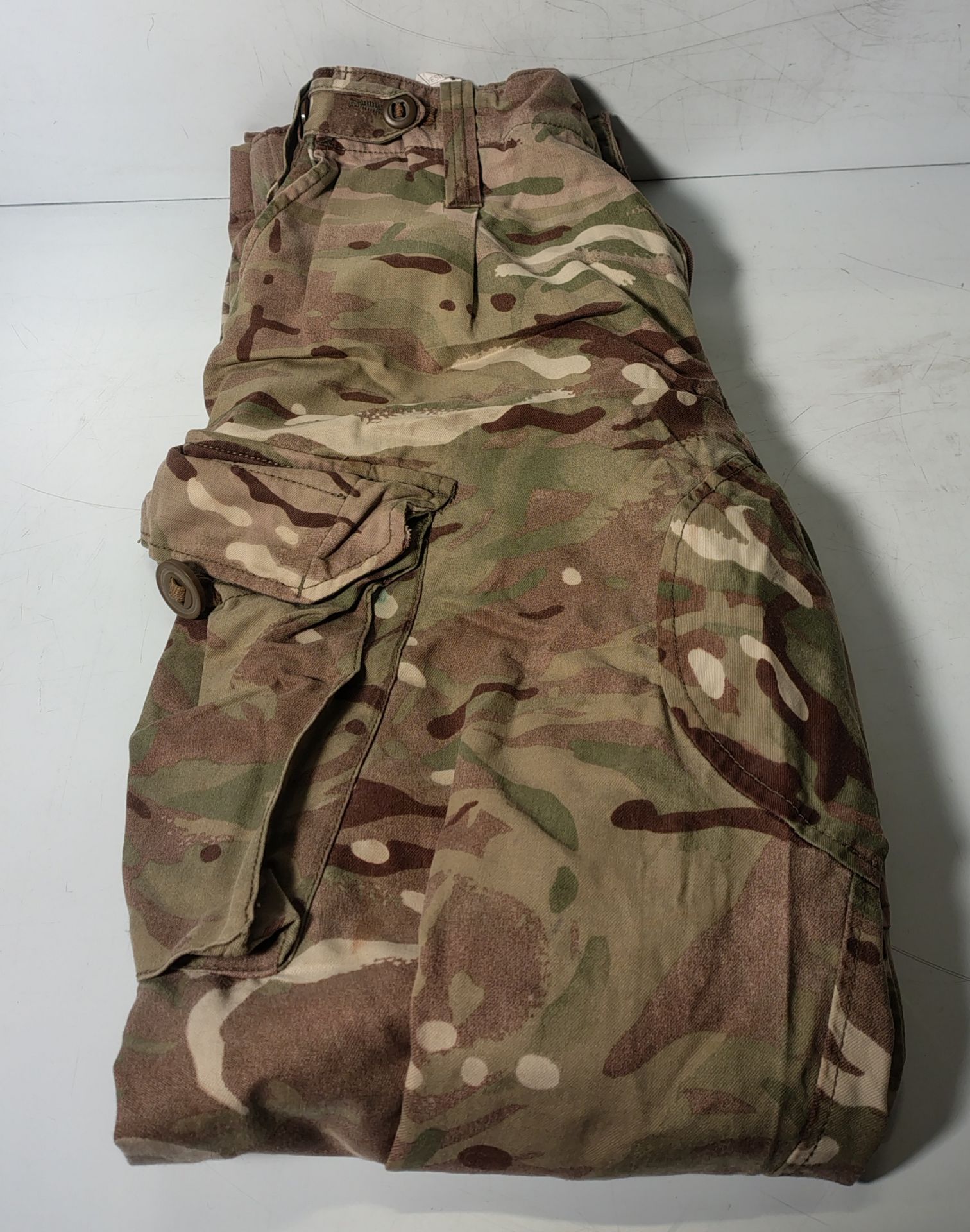 Various types of ex-military camo clothing - may include accessories - 194kg – may require repair - Image 2 of 11