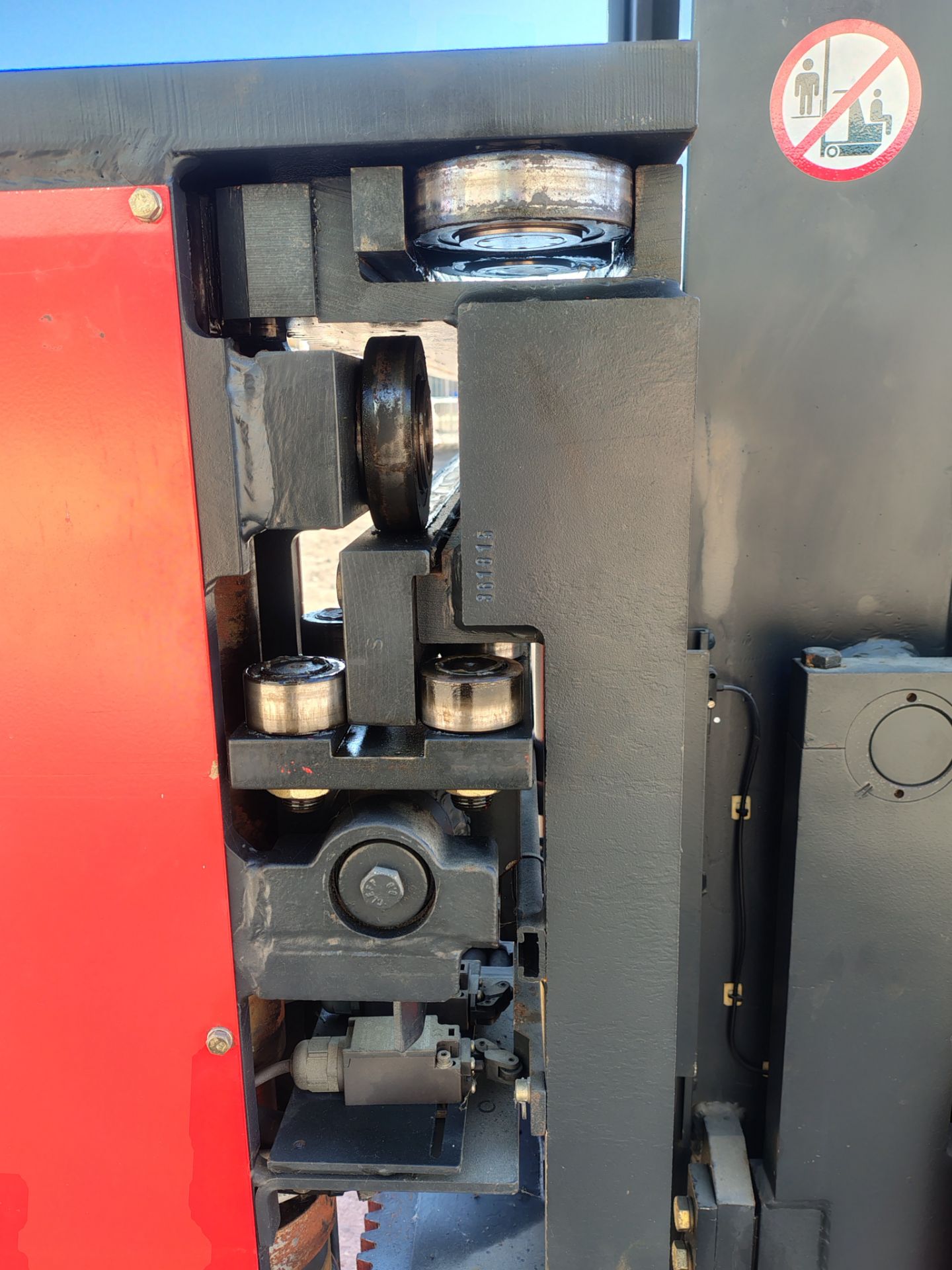 Lansing Linde Ltd A13 electric side loader forklift - full details in the description - Image 14 of 37