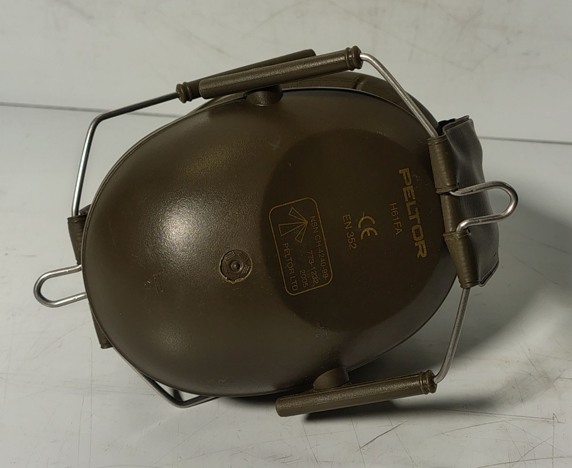 Various types of ex-military hardware and accessories - 113kg – may require repair / be incomplete - Image 4 of 10