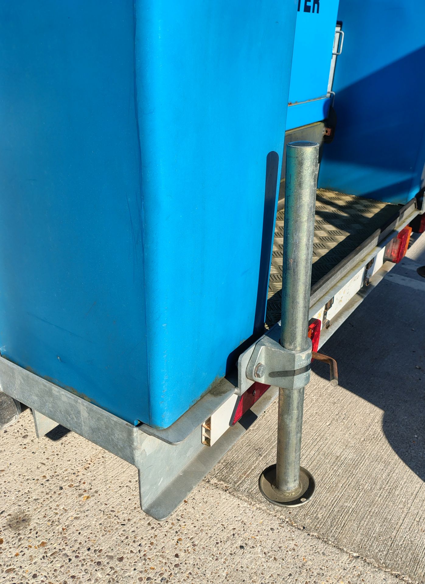 2005 Edge V2200 MD Grimebuster pressure washer on Knott trailer (2006) - details in desc. - Image 13 of 17