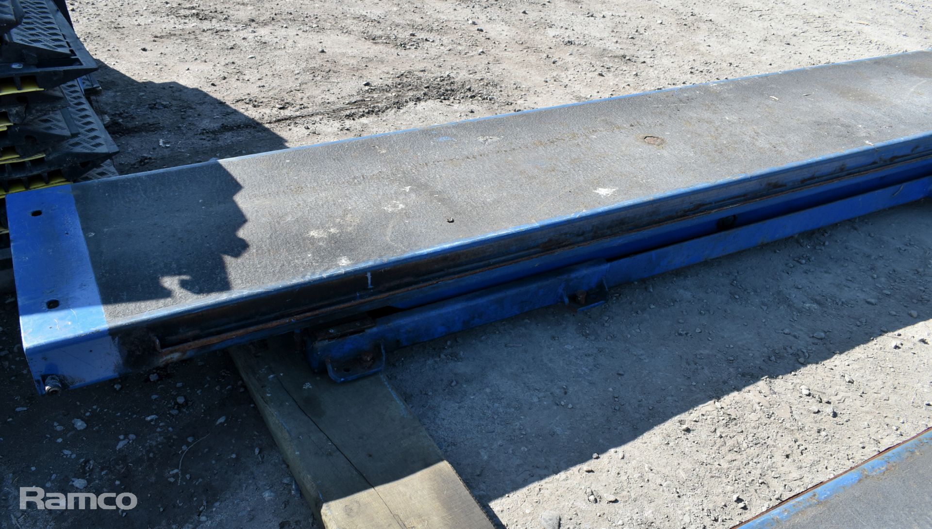 Maschinenbau Haldenwang GmbH scissor vehicle lift - full details in the description - Image 4 of 13