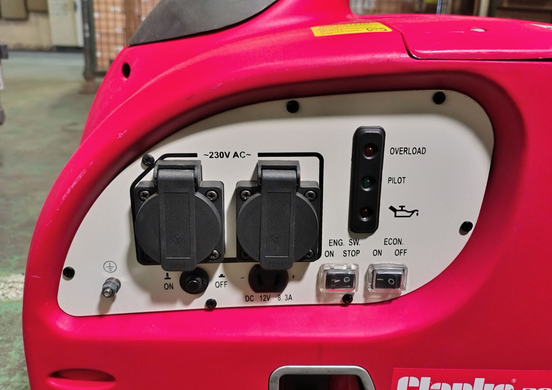 Clarke Power IG2200A 2.2kVA inverter petrol generator 200W air cooled 4 stroke engine - Image 2 of 8