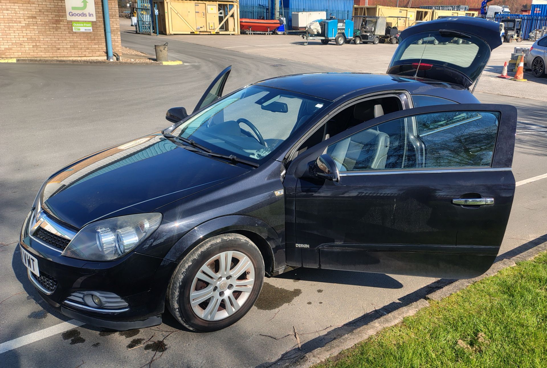 2009 Vauxhall Astra - 56171 miles - 1796cc petrol - automatic - 3 door hatchback - black - Image 6 of 37