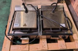 Lincat LPG2 stainless steel electric twin panini grill - W 650 x D 400 x 540mm