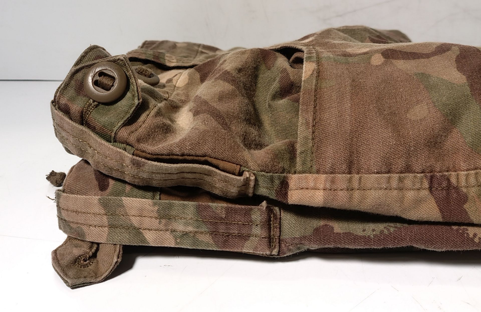 Various types of ex-military camo clothing - may include accessories - 162kg – may require repair - Image 4 of 11