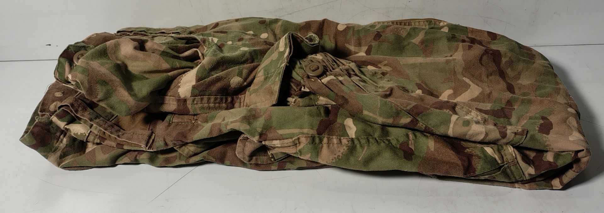 Various types of ex-military camo clothing - may include accessories - 200kg – may require repair - Image 3 of 12