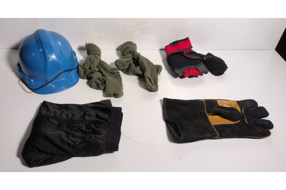 Various types of ex-military hardware and accessories - 120kg – may require repair / be incomplete - Image 1 of 13