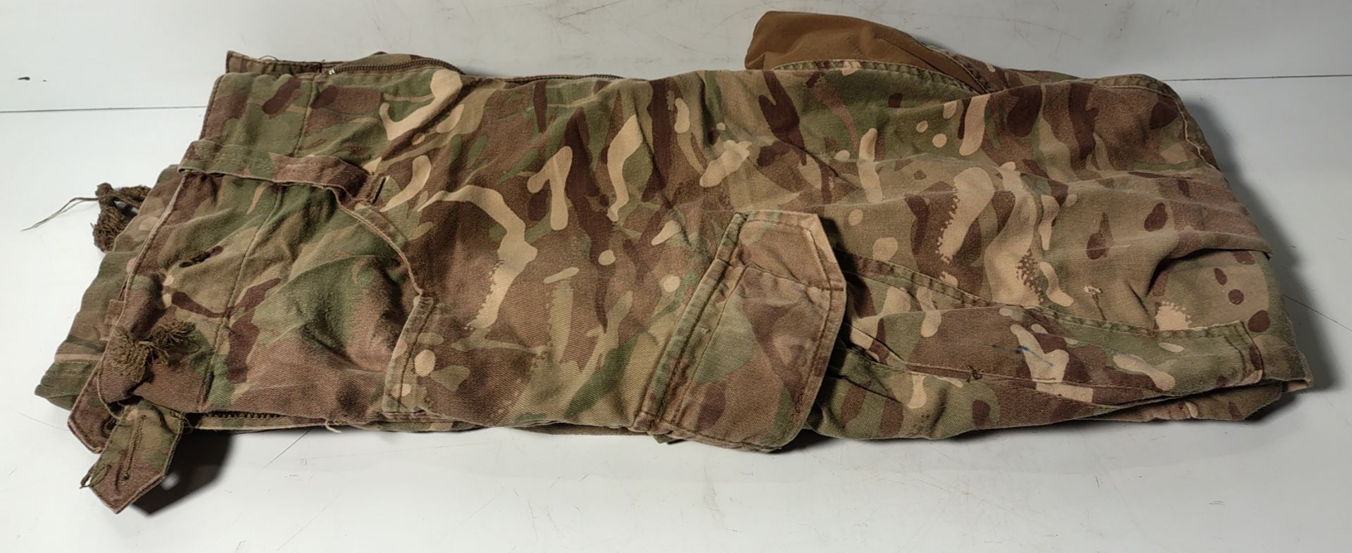 Various types of ex-military camo clothing - may include accessories - 200kg – may require repair - Image 6 of 12