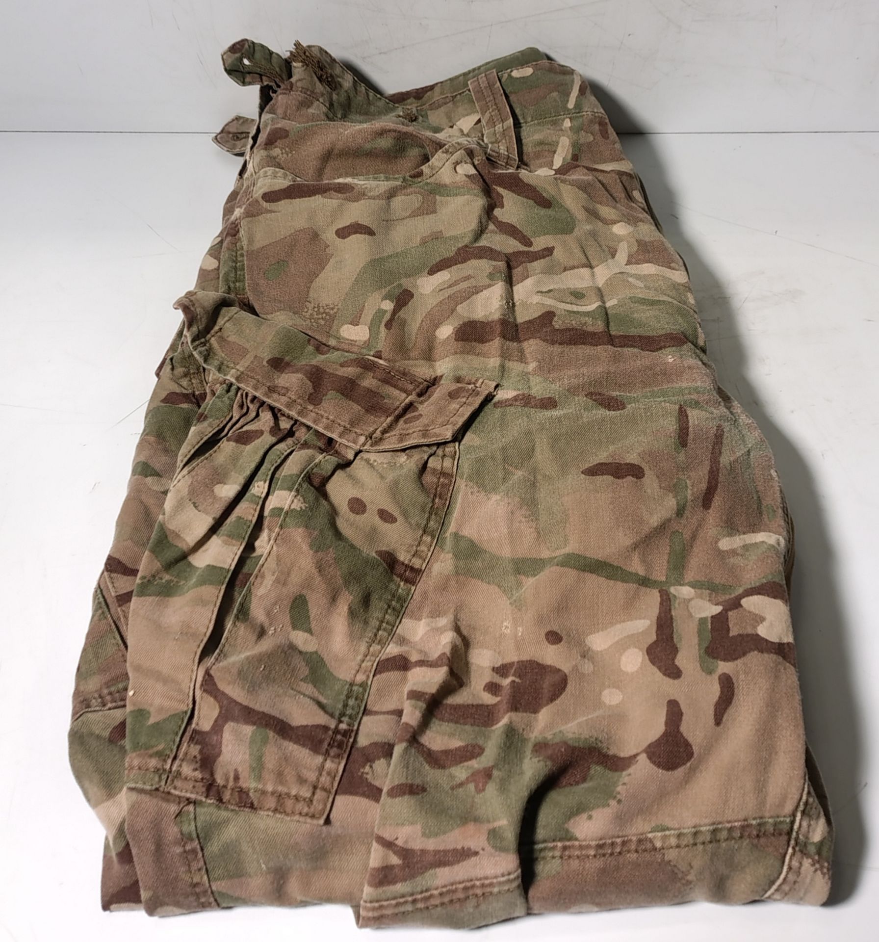 Various types of ex-military camo clothing - may include accessories - 162kg – may require repair - Image 5 of 11
