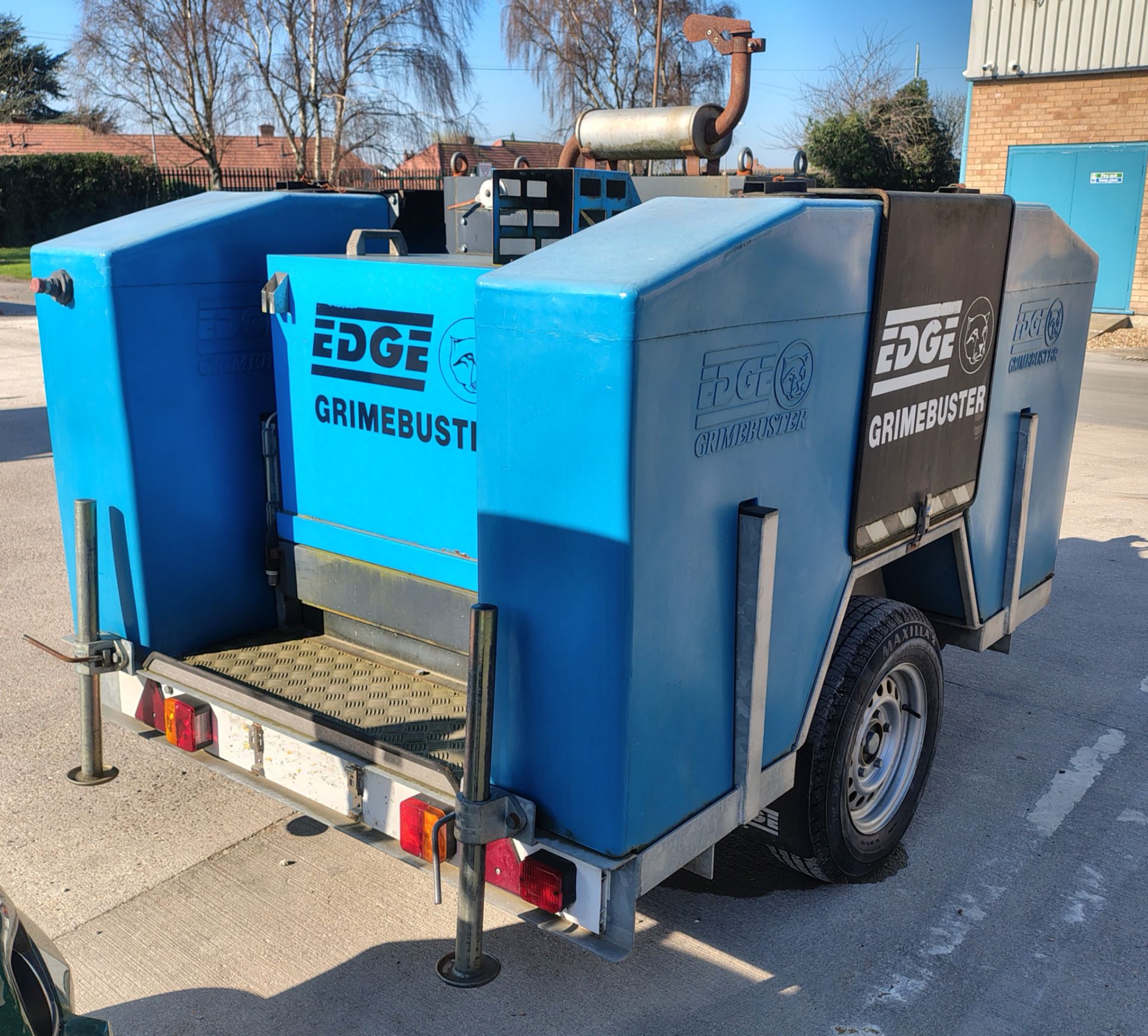 2005 Edge V2200 MD Grimebuster pressure washer on Knott trailer (2006) - details in desc. - Image 10 of 17