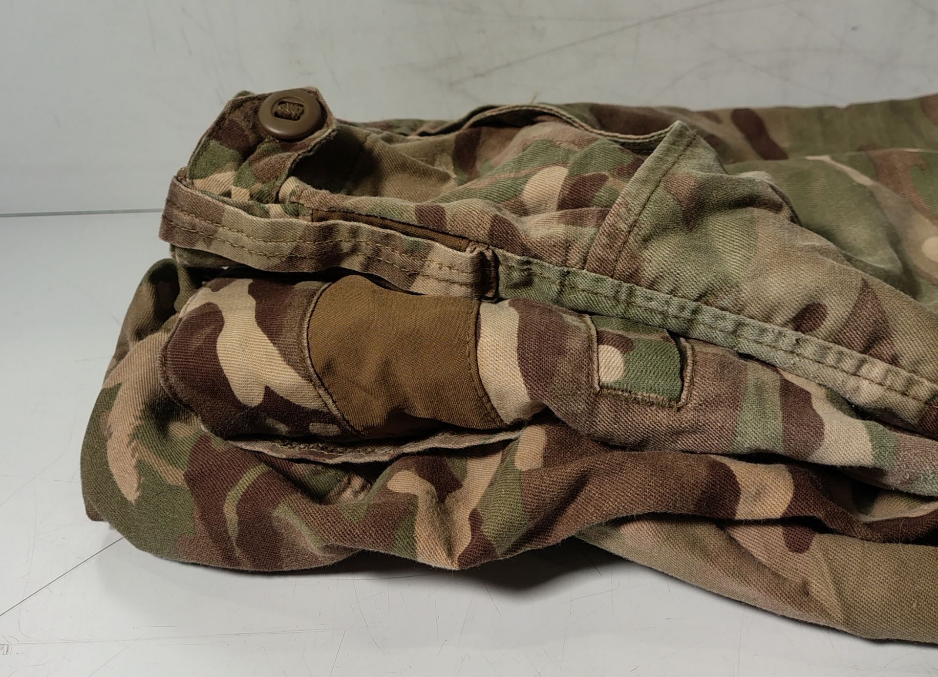 Various types of ex-military camo clothing - may include accessories - 162kg – may require repair - Image 10 of 11