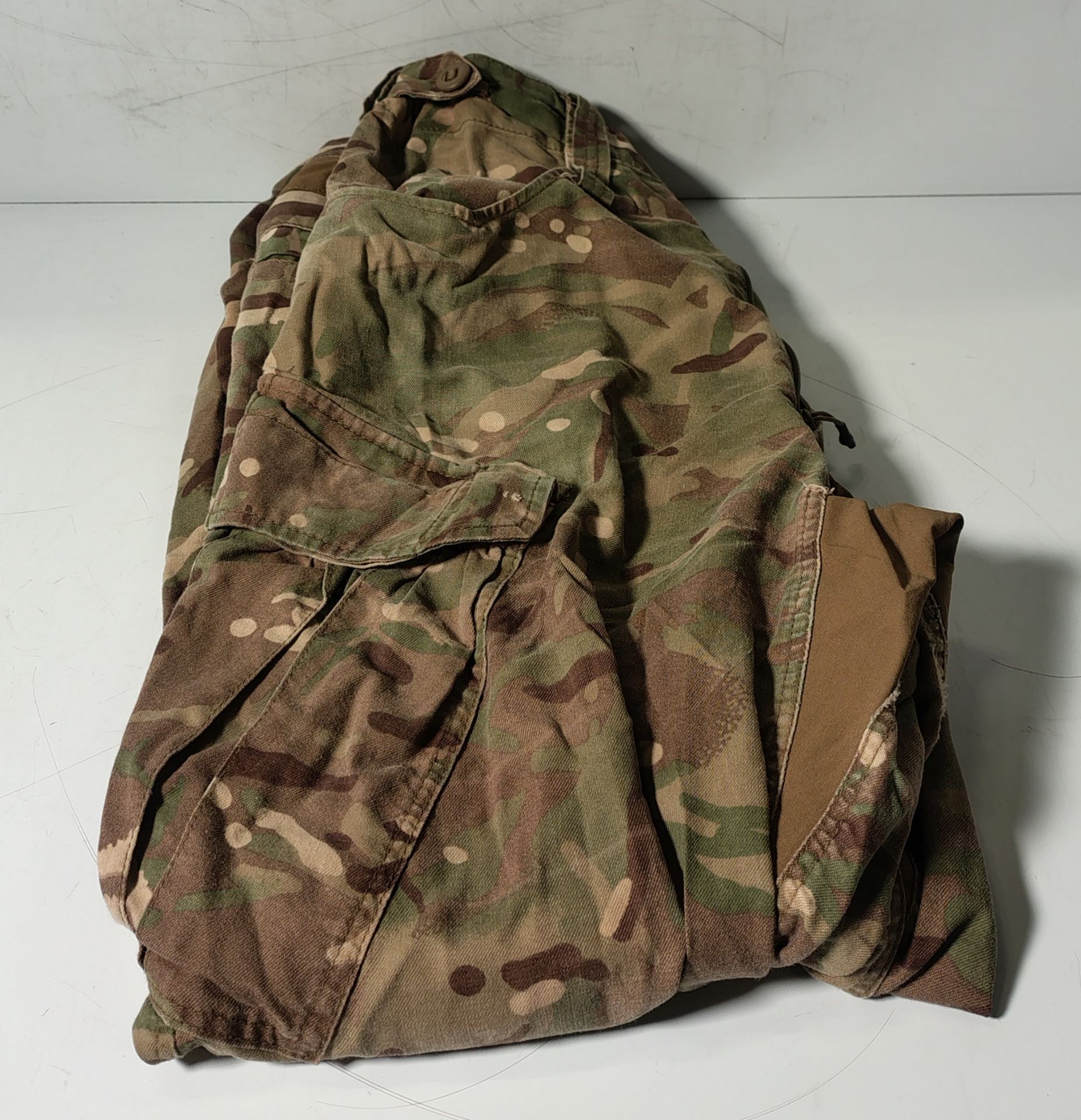 Various types of ex-military camo clothing - may include accessories - 162kg – may require repair - Image 8 of 11