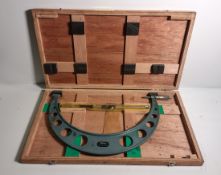 Mitutoyo 103-192 External micrometer caliper 15-16in with case