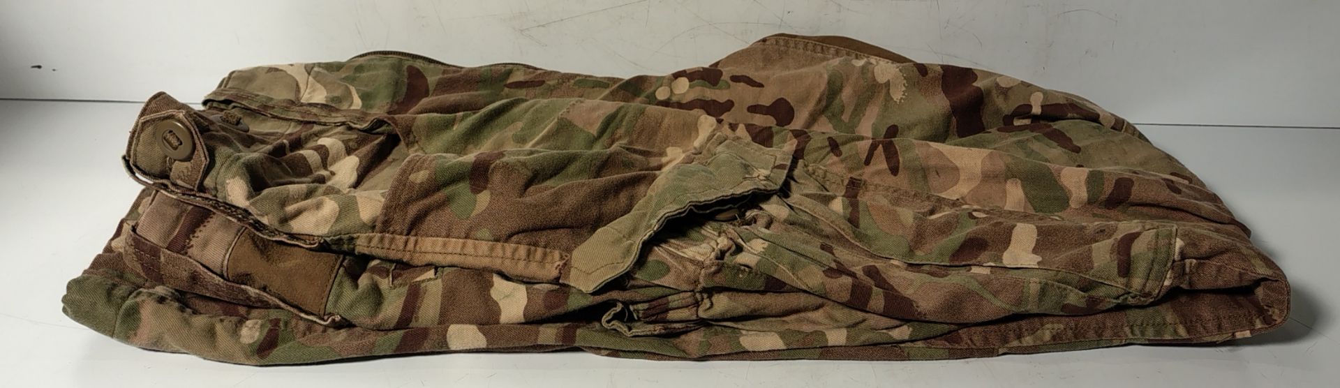 Various types of ex-military camo clothing - may include accessories - 188kg – may require repair - Image 9 of 11