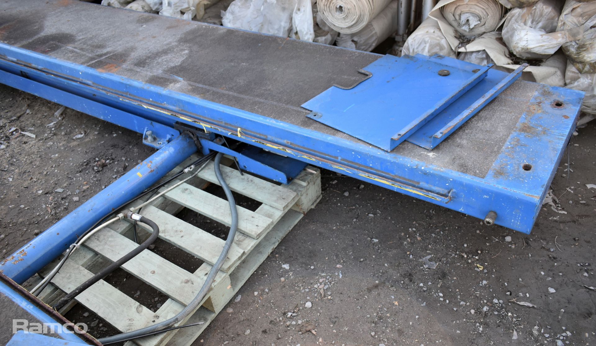 Maschinenbau Haldenwang GmbH scissor vehicle lift - full details in the description - Image 5 of 14