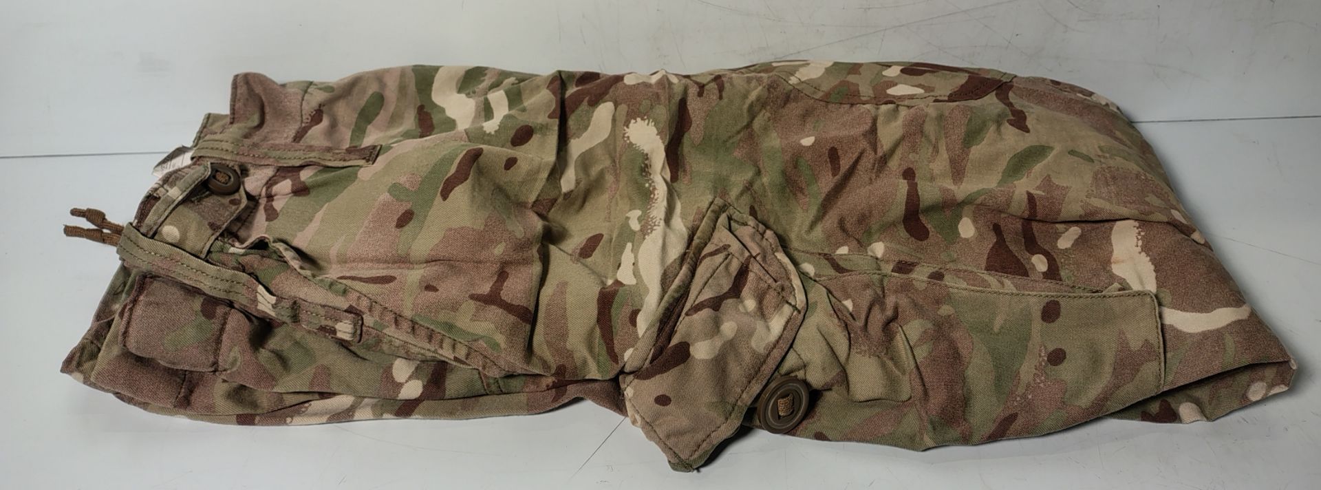 Various types of ex-military camo clothing - may include accessories - 194kg – may require repair - Image 3 of 11