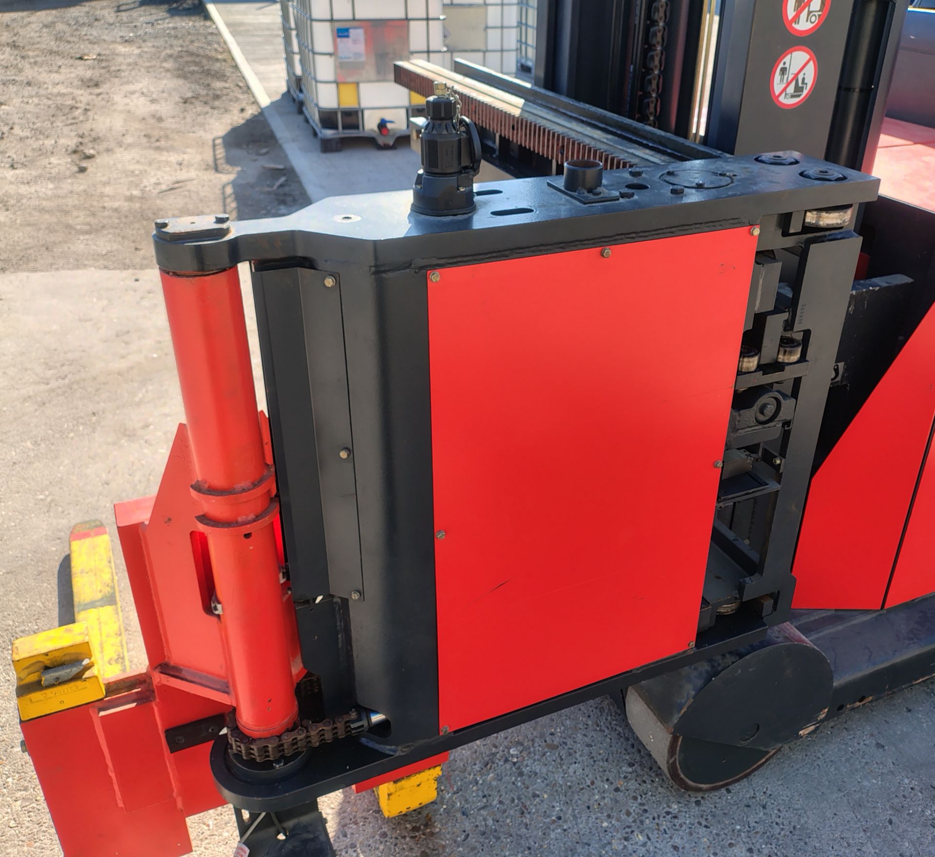 Lansing Linde Ltd A13 electric side loader forklift - full details in the description - Image 13 of 37