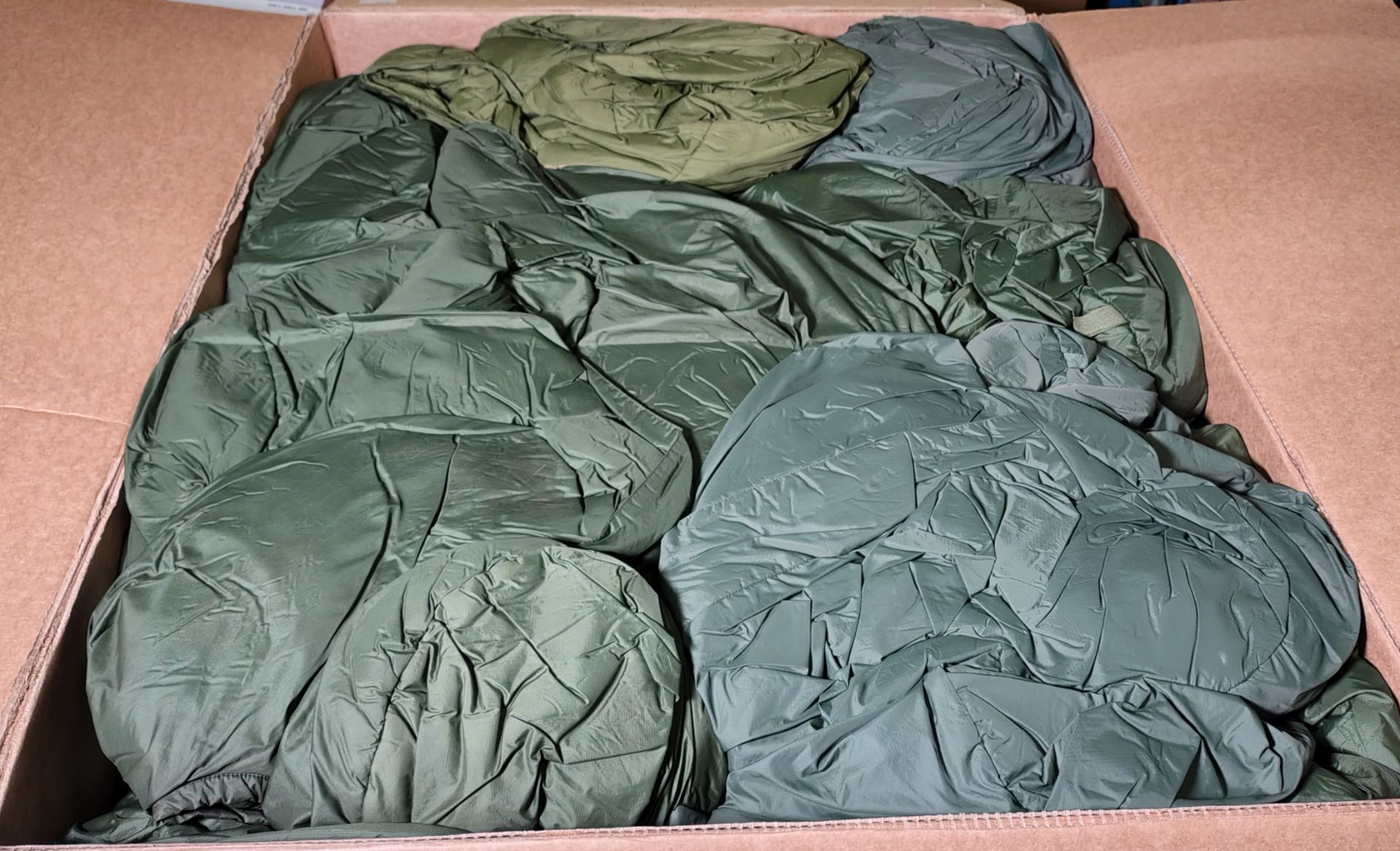 30x Medium weight sleeping bags - various types - may include arctic - Image 9 of 10