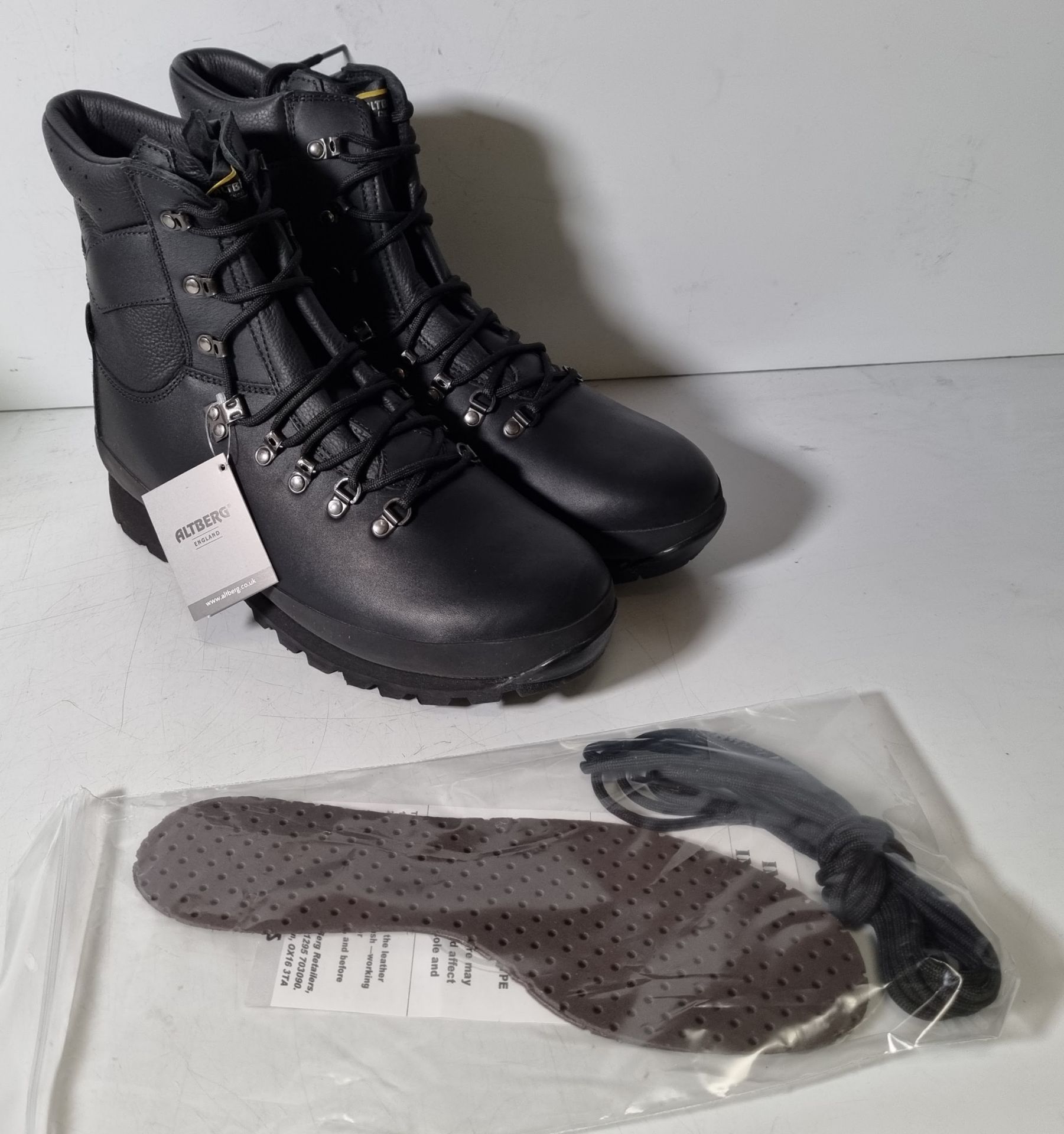Altberg New Defender high liability mens black leather combat boots - Size 11L