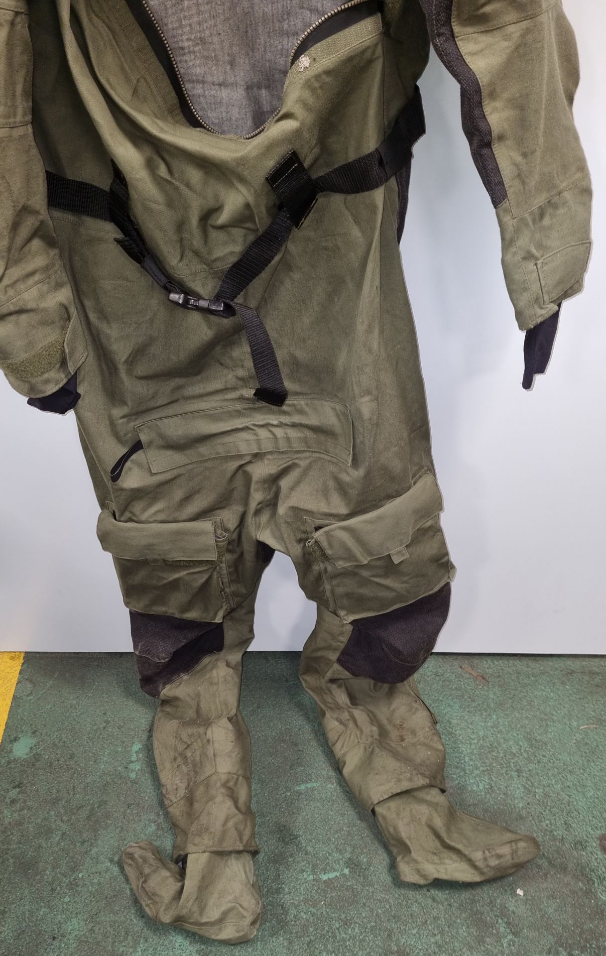 Typhoon Gore-tex drysuit Size XL - Image 3 of 5