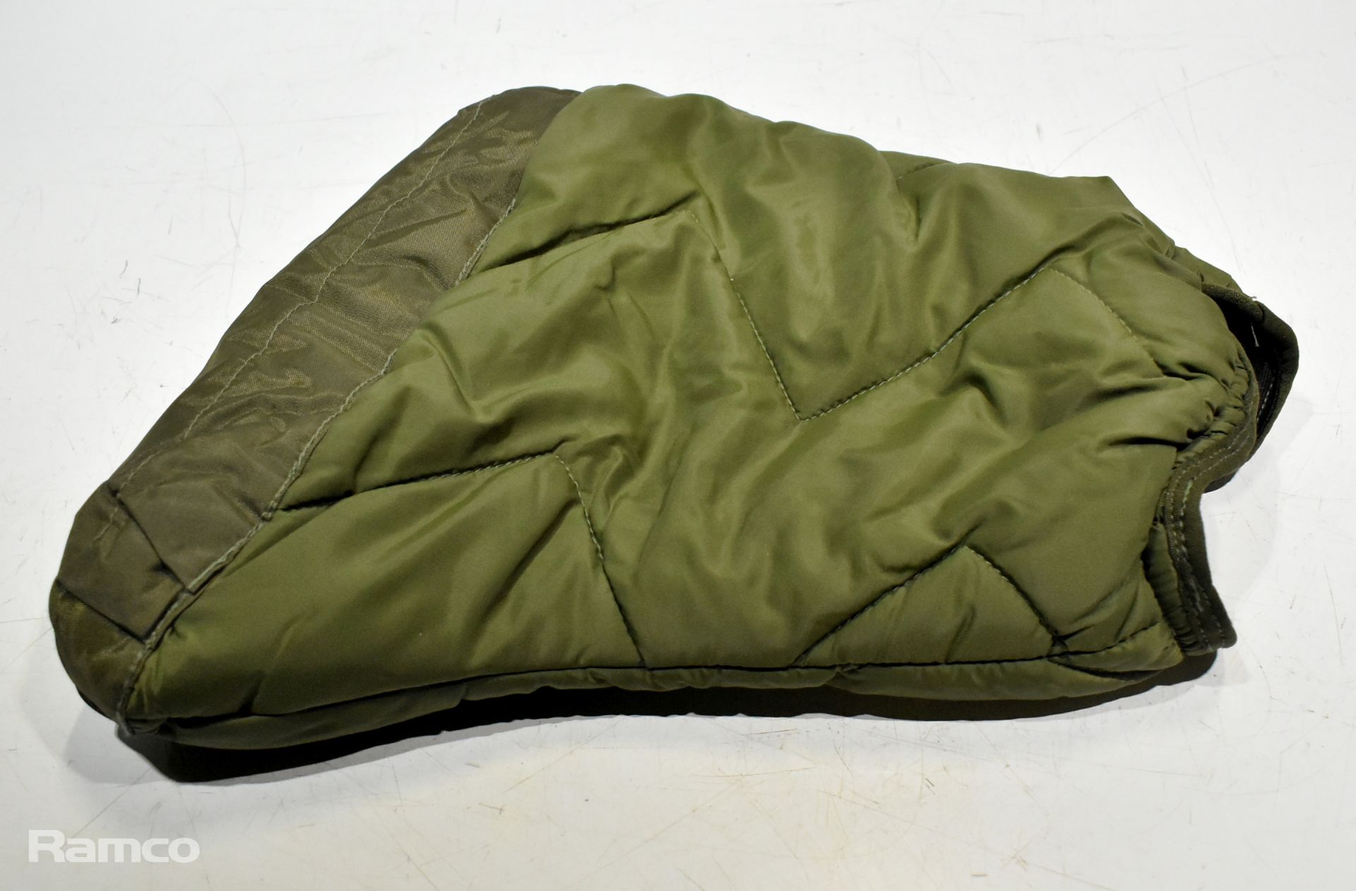 16x Insulation booties - mixed types - mixed grade - Image 5 of 8