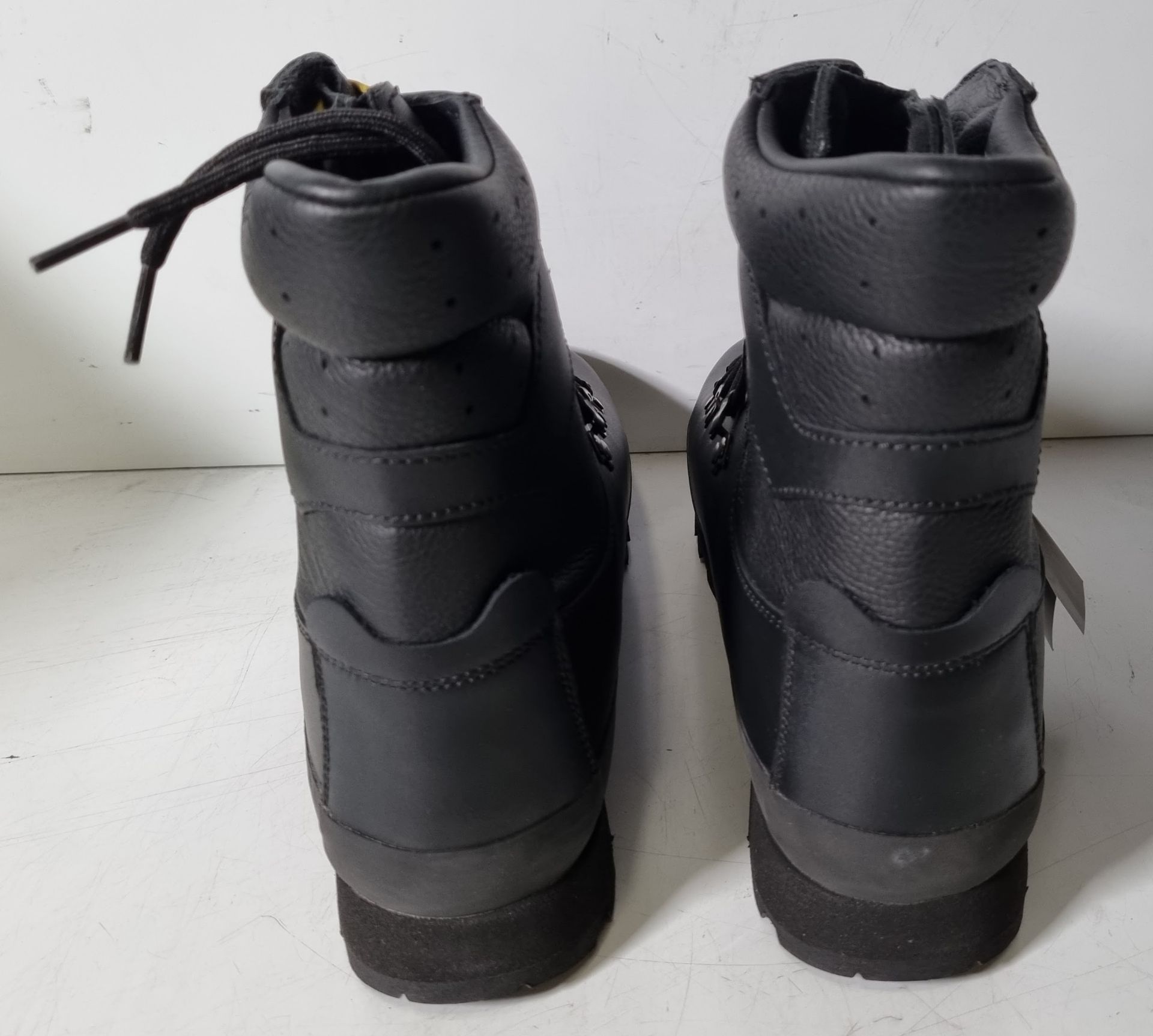 Altberg New Defender high liability mens black leather combat boots - Size 11L - Image 4 of 8