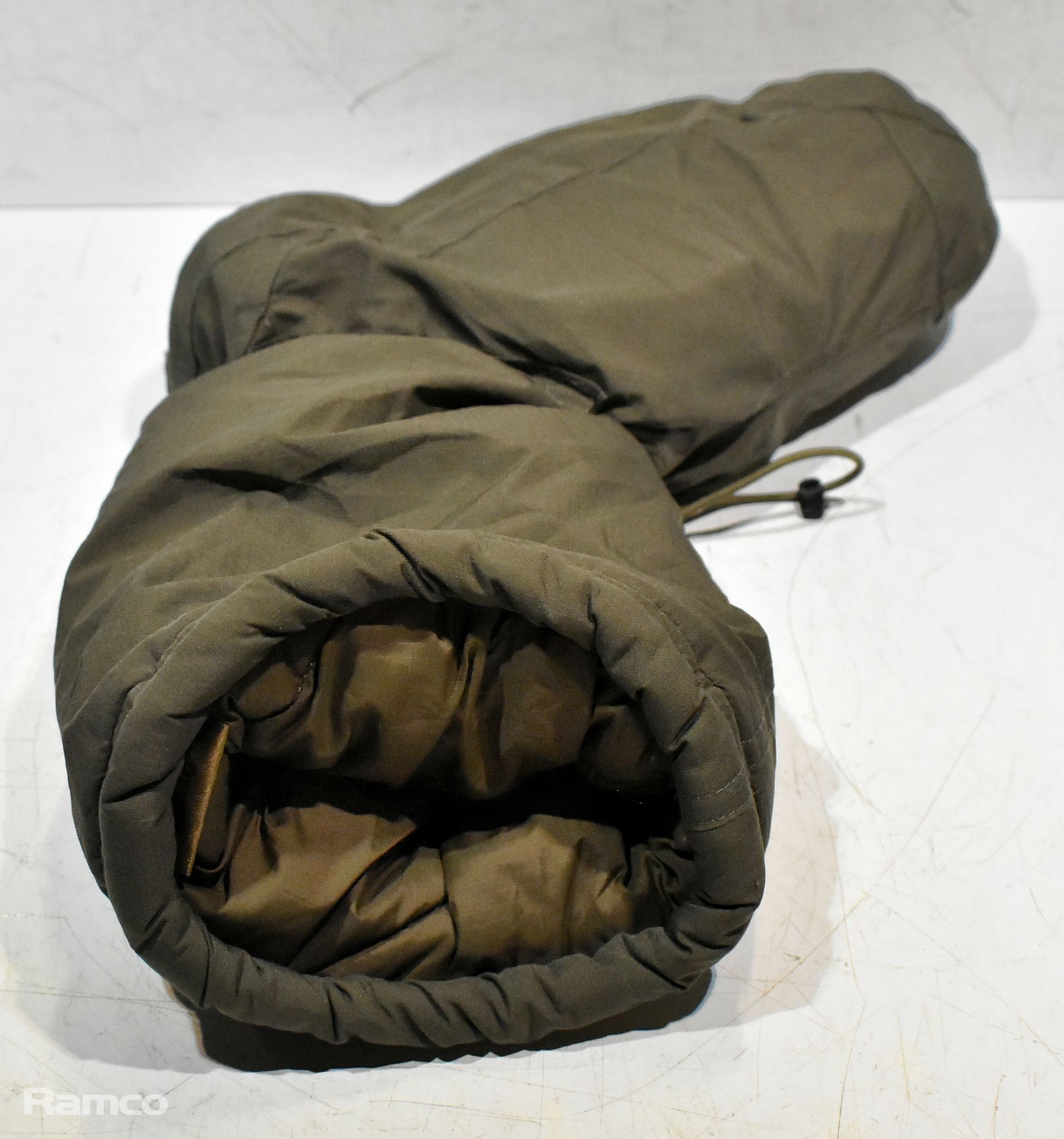 16x Insulation booties - mixed types - mixed grade - Image 3 of 8