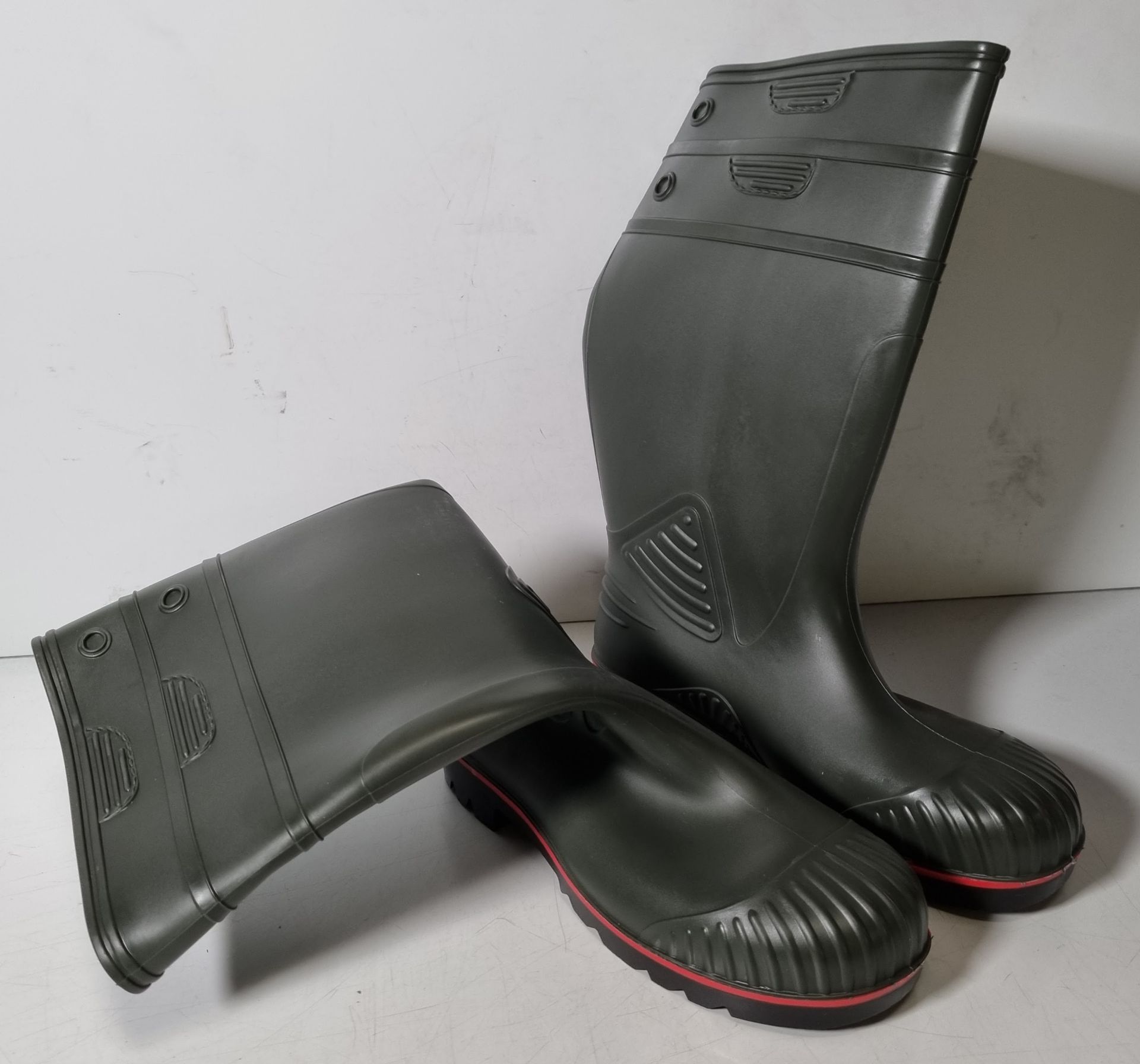 Dunlop Acifort wellington boots - Dark green, Dunlop Purofort wellington boots - Black - Image 7 of 9