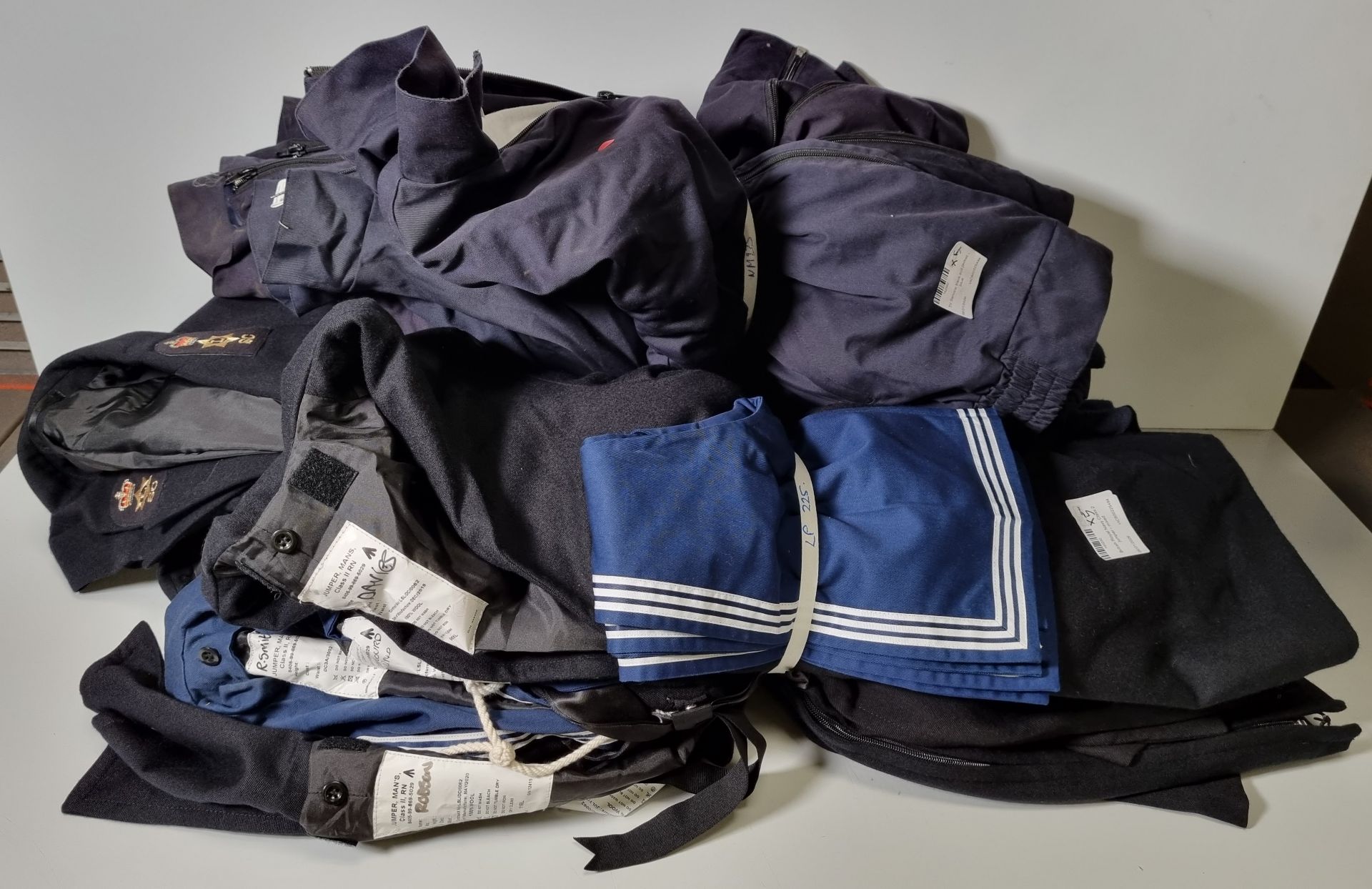 5x Navy No. 1B dress jackets, 5x Navy Class 2 jumpers, 5x Tri Service track suit jackets - blue