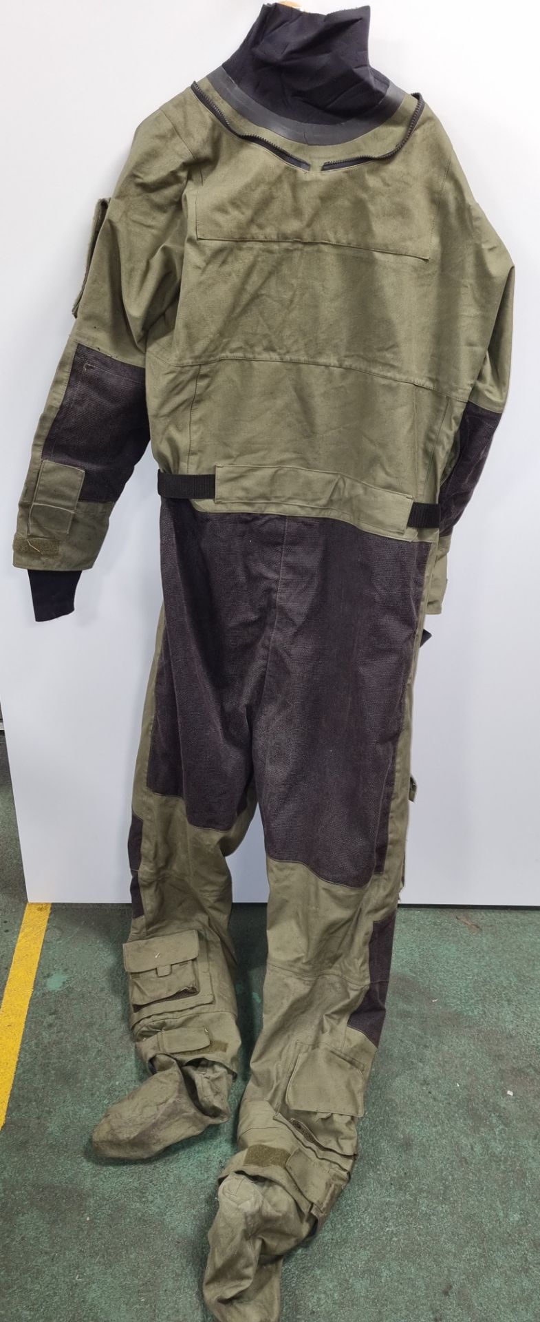 Typhoon Gore-tex drysuit Size XL - Image 5 of 5