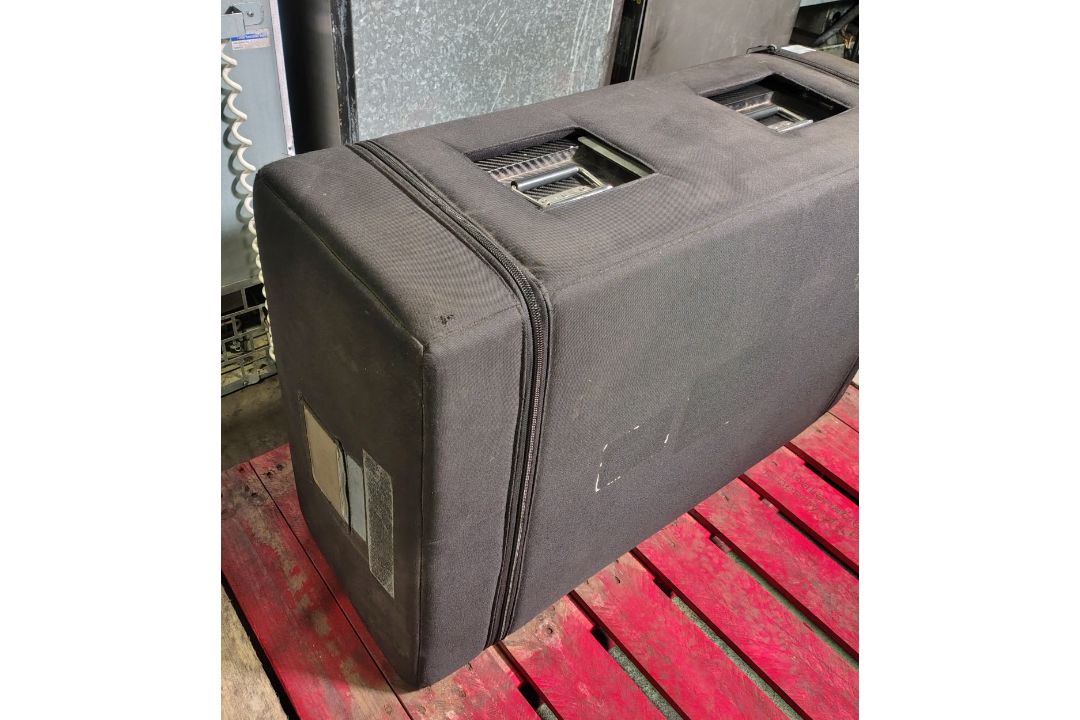 Black soft case with flight case - W 1020 x D 650 x H 360mm - Image 4 of 5