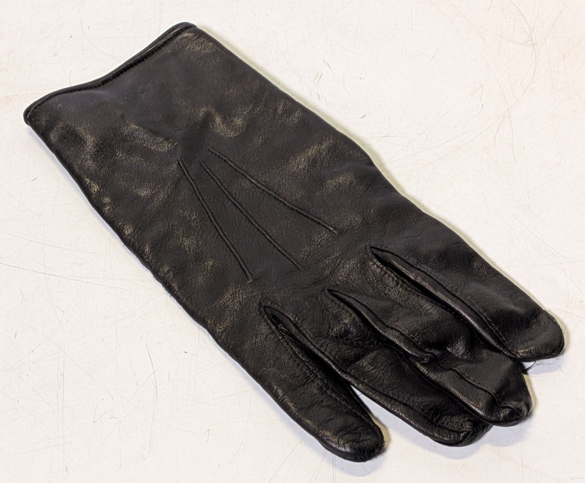 80x British Forces unpaired gloves - mixed styles - mixed sizes - Image 7 of 13