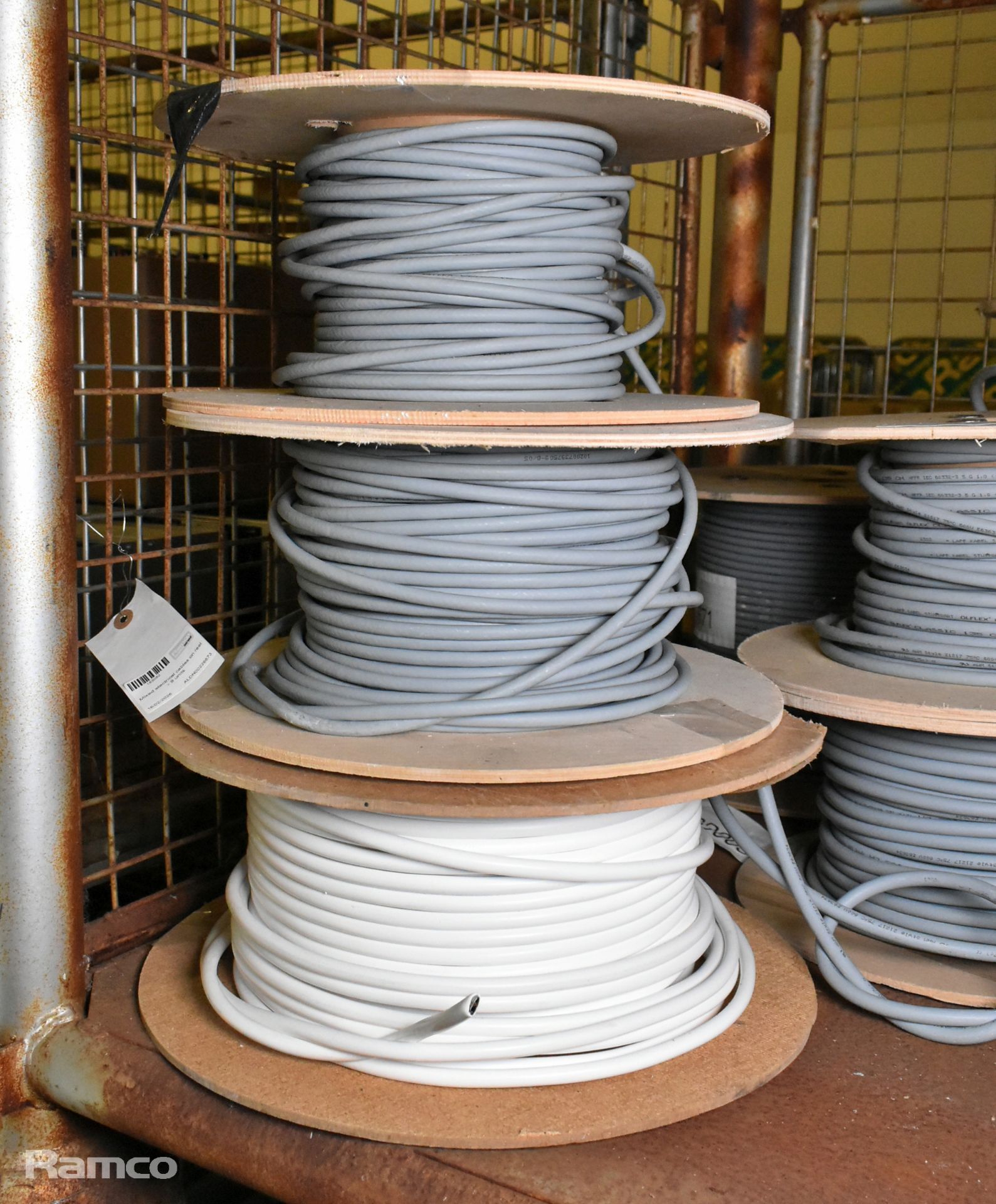 Mixed electrical cables on reel - 9 units - Image 2 of 8