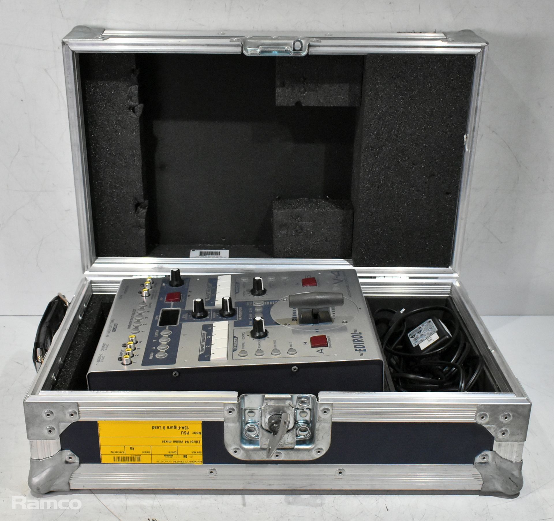 Edirol V4 vision mixer 4-channel video mixer with 5-Star flight case