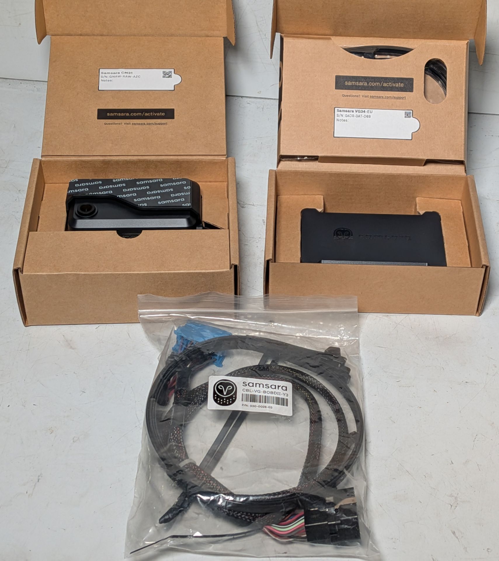 Samsara CM31 fleet management AI dashcam and Samsara VG34-EU vehicle gateway