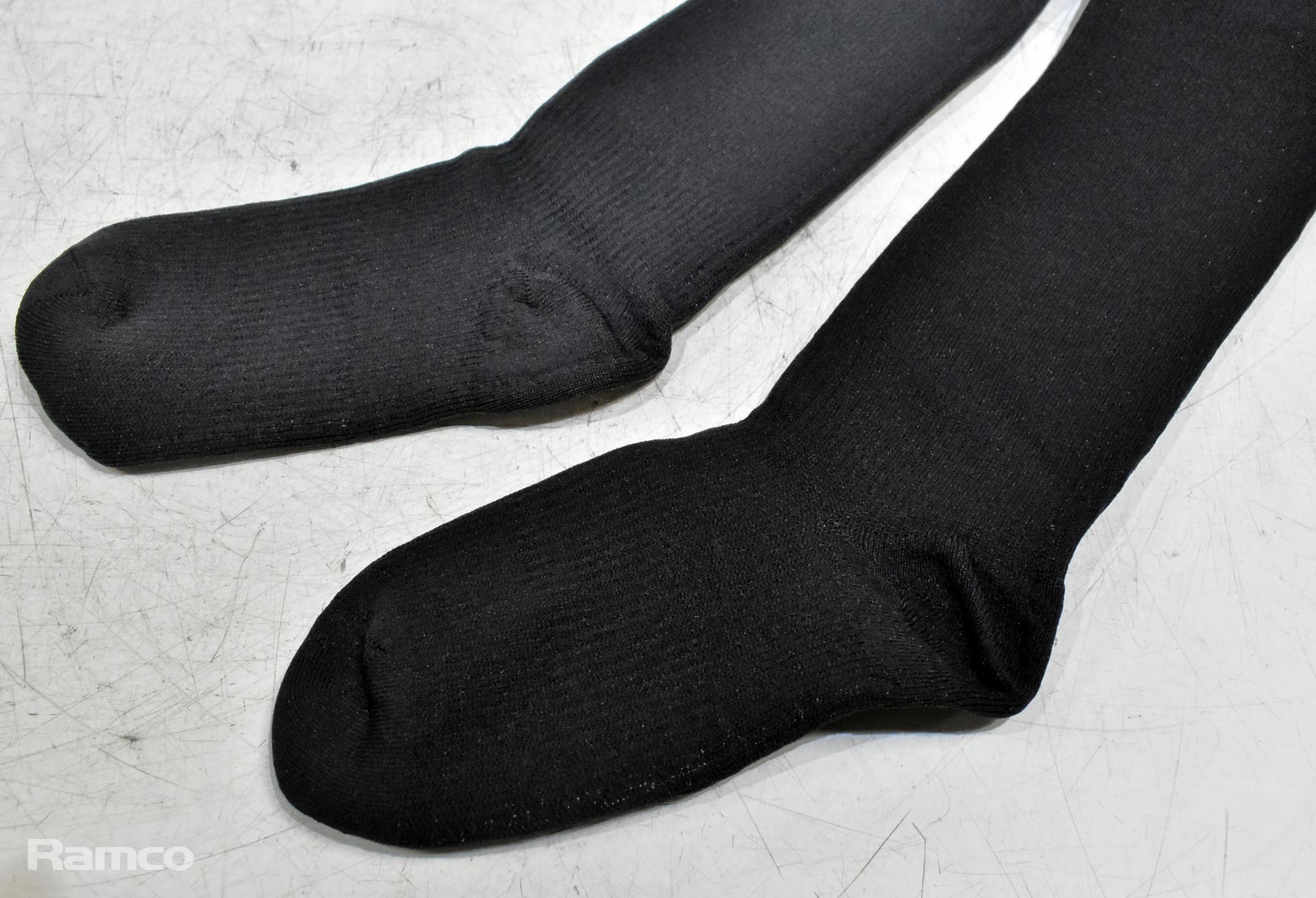 13x Sealskinz knee length waterproof socks - mixed sizes - unused - Image 2 of 8