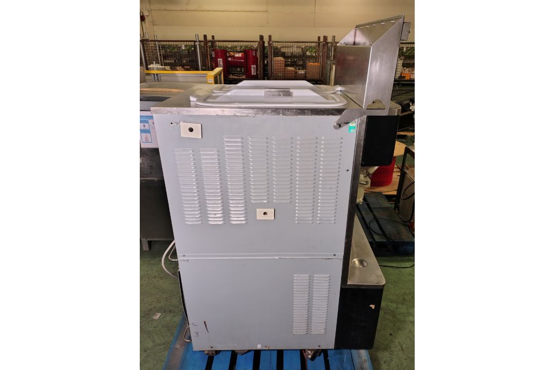 Carpigiani K 3/EK floor standing shake and sundae combo ice cream machine - NO RESERVE - Image 8 of 12
